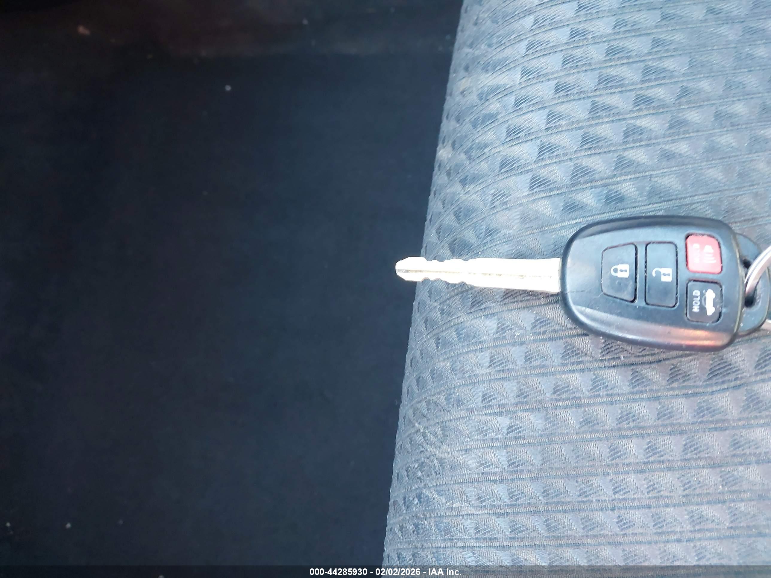 TOYOTA CAMRY image 11