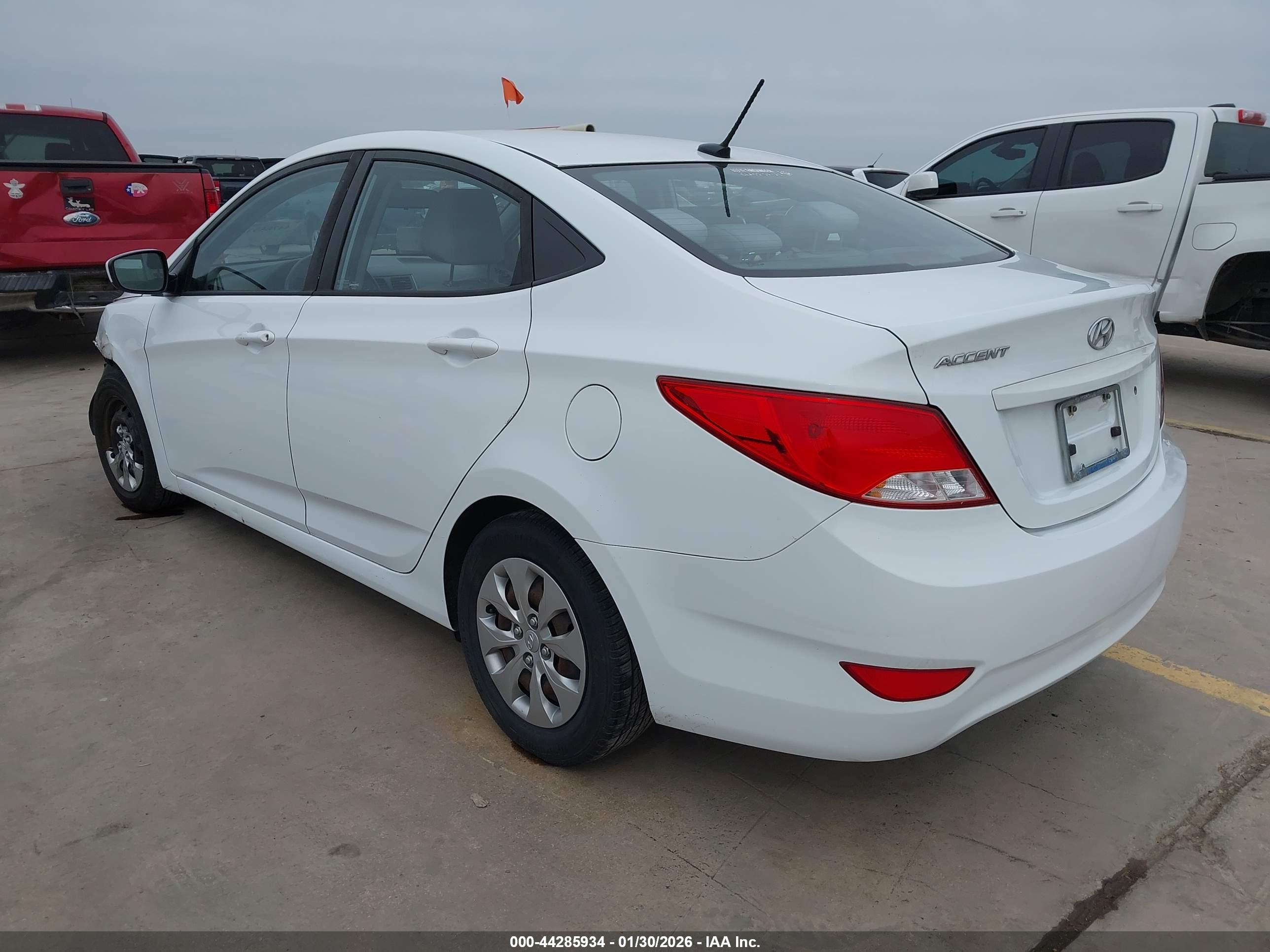 HYUNDAI ACCENT image 3