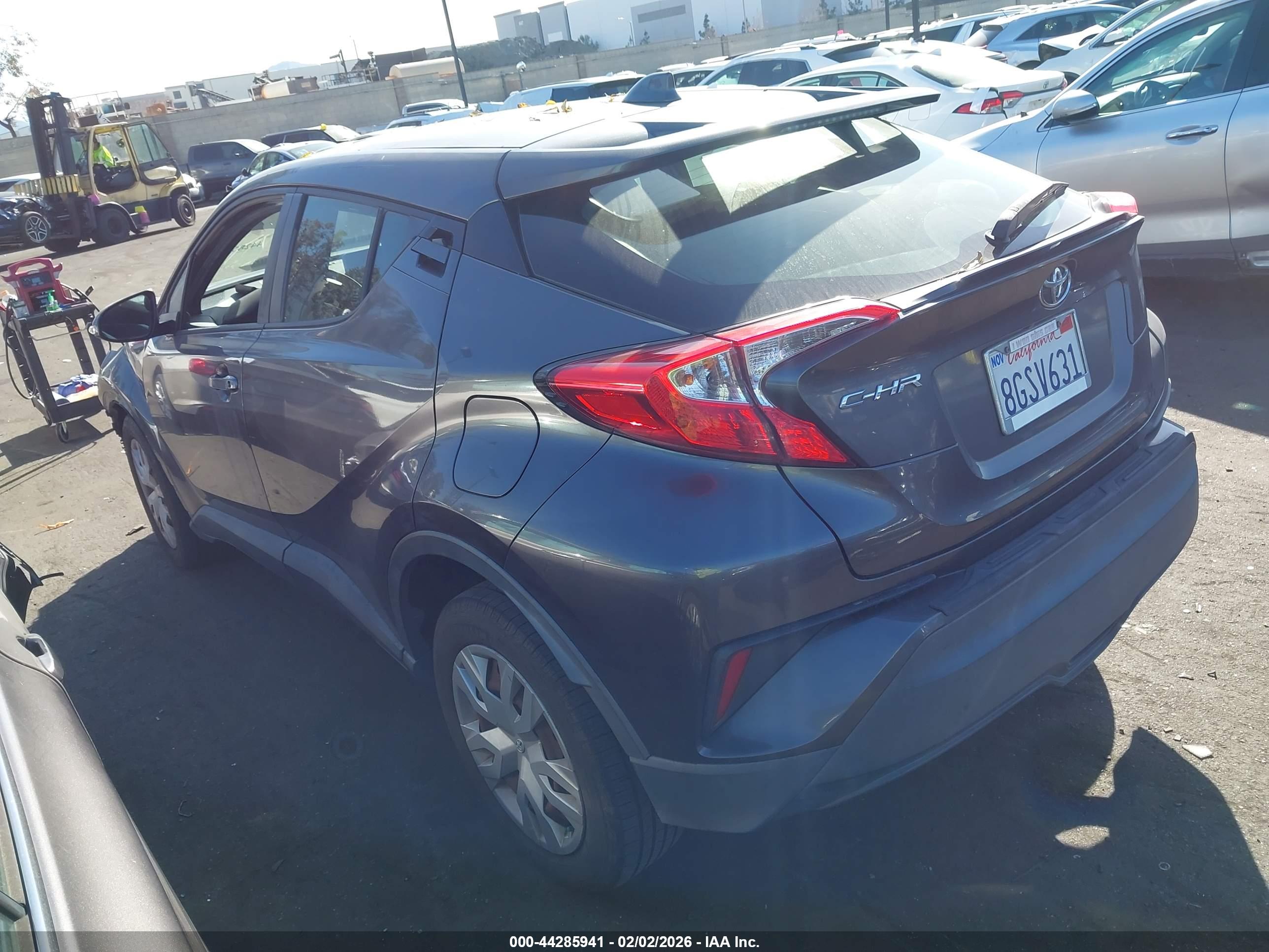TOYOTA C-HR image 3
