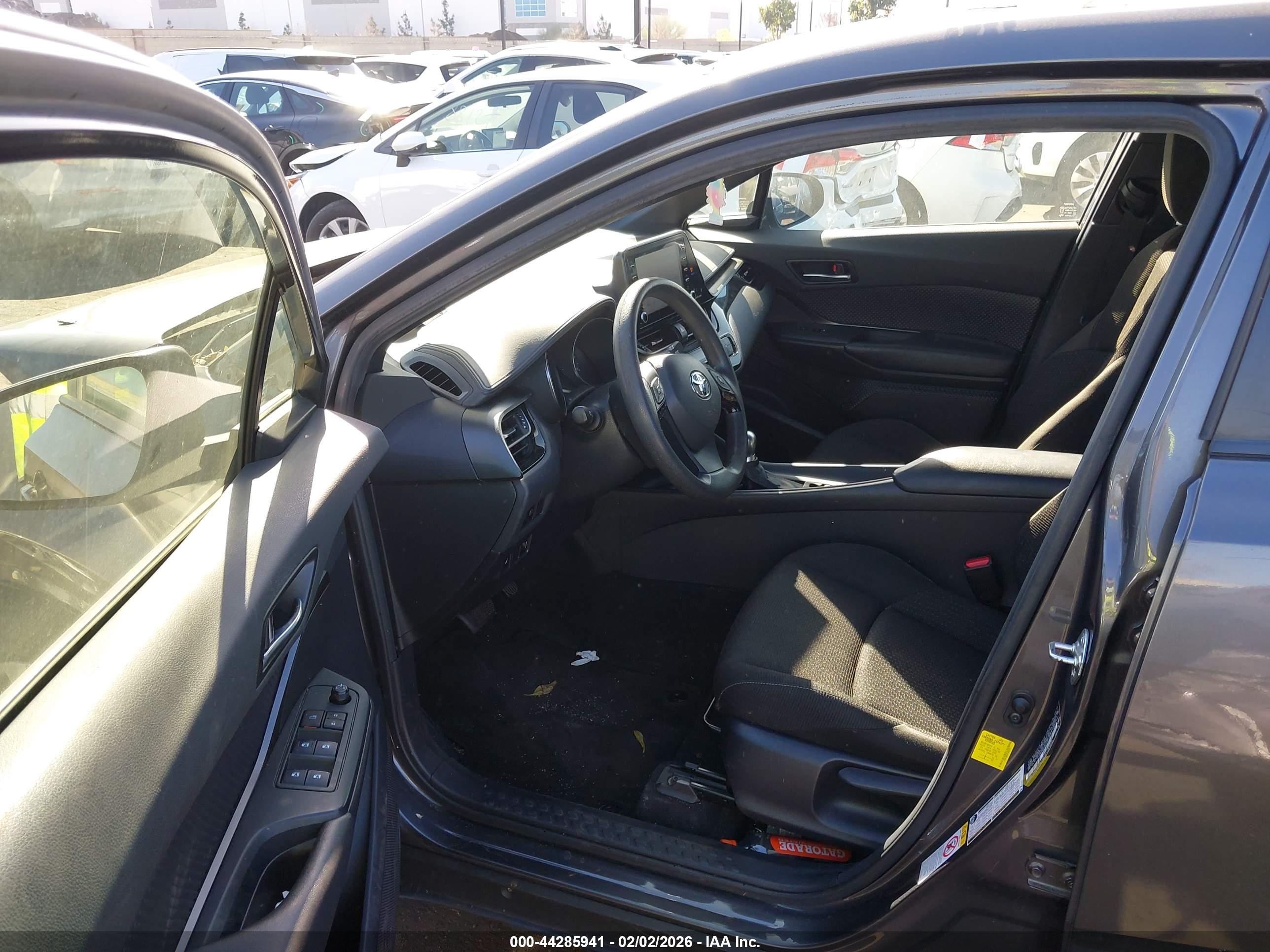 TOYOTA C-HR image 5