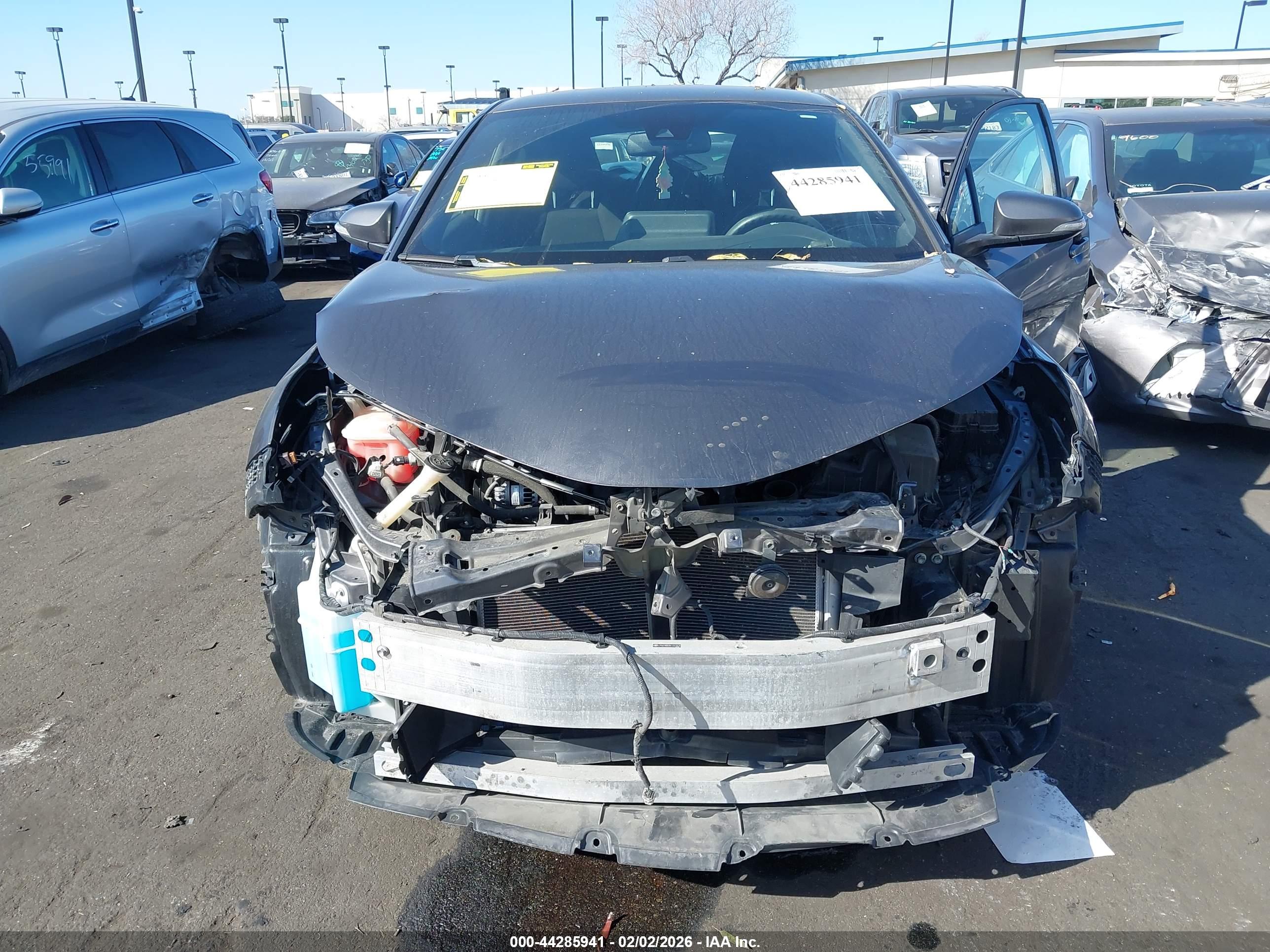 TOYOTA C-HR image 6