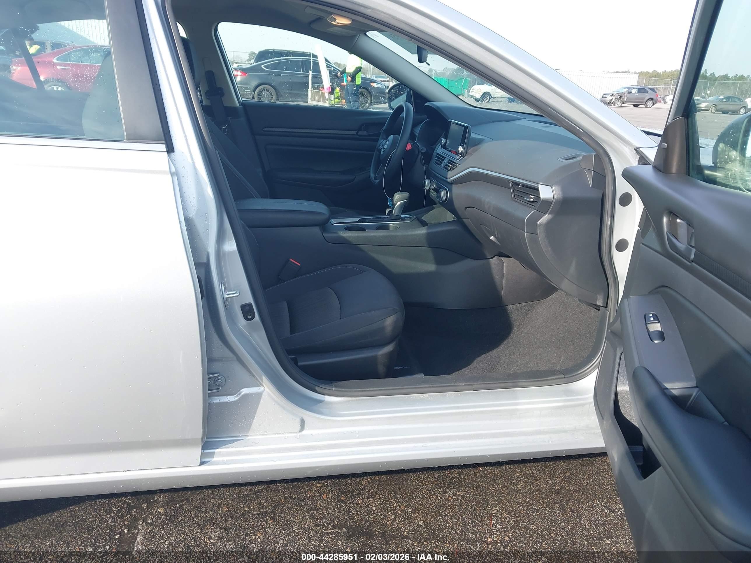 NISSAN ALTIMA image 5