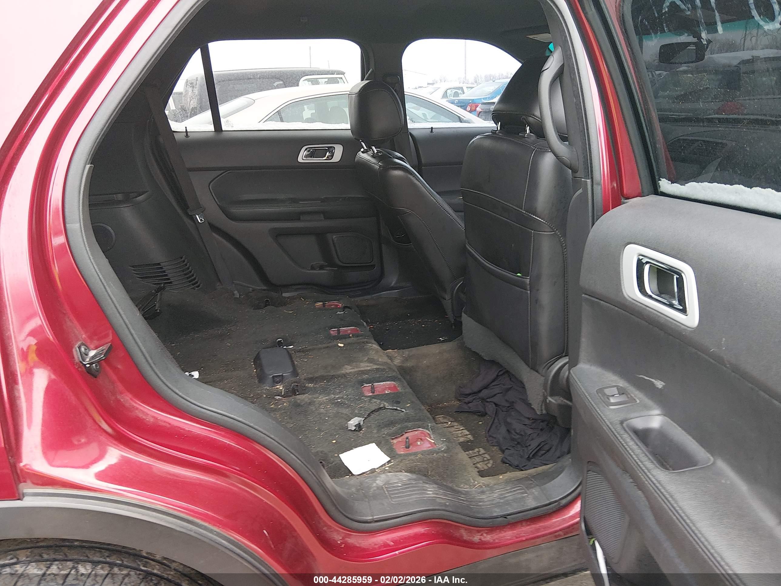 FORD EXPLORER image 8