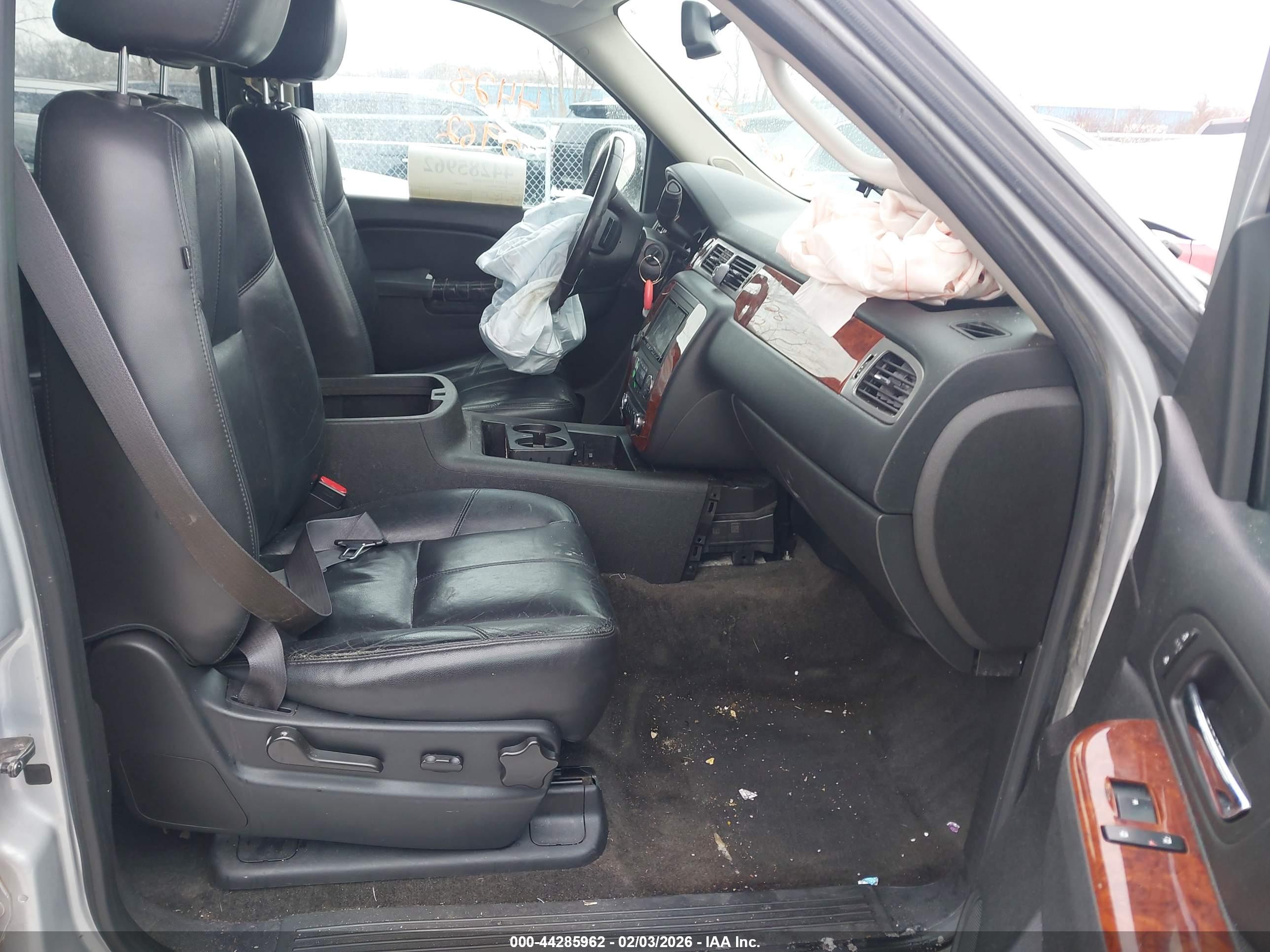 CHEVROLET TAHOE image 5