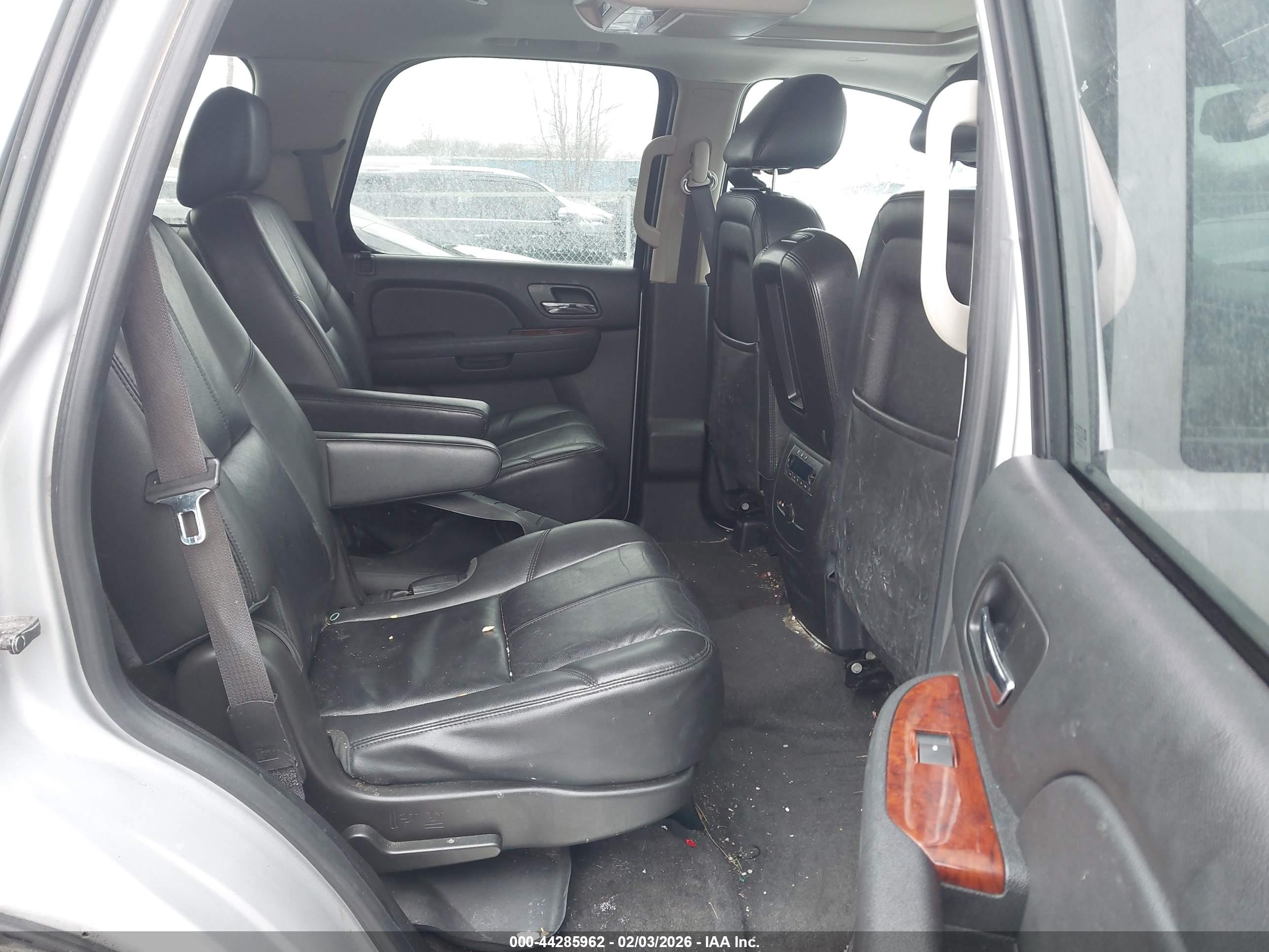 CHEVROLET TAHOE image 8