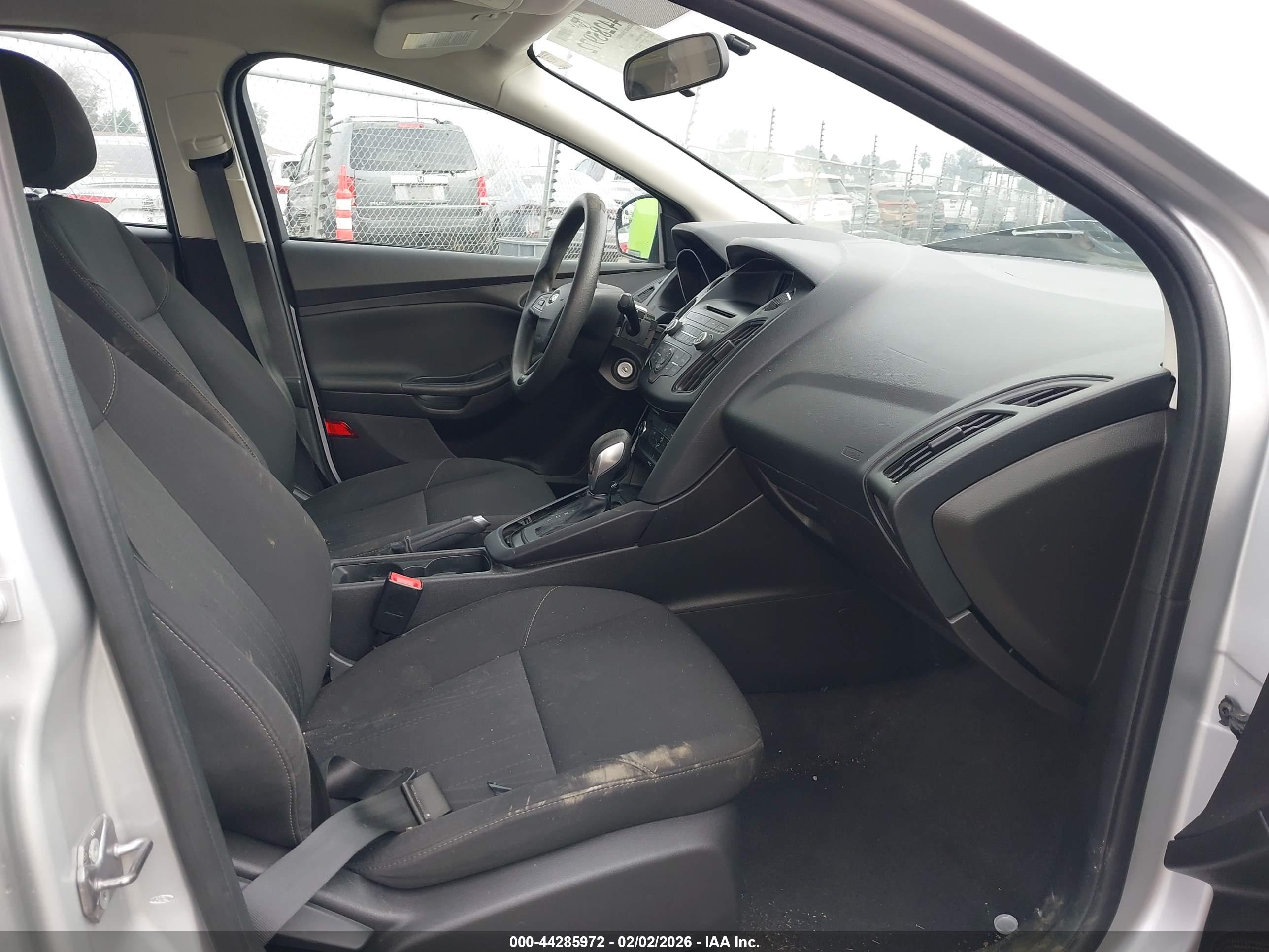 FORD FOCUS image 5