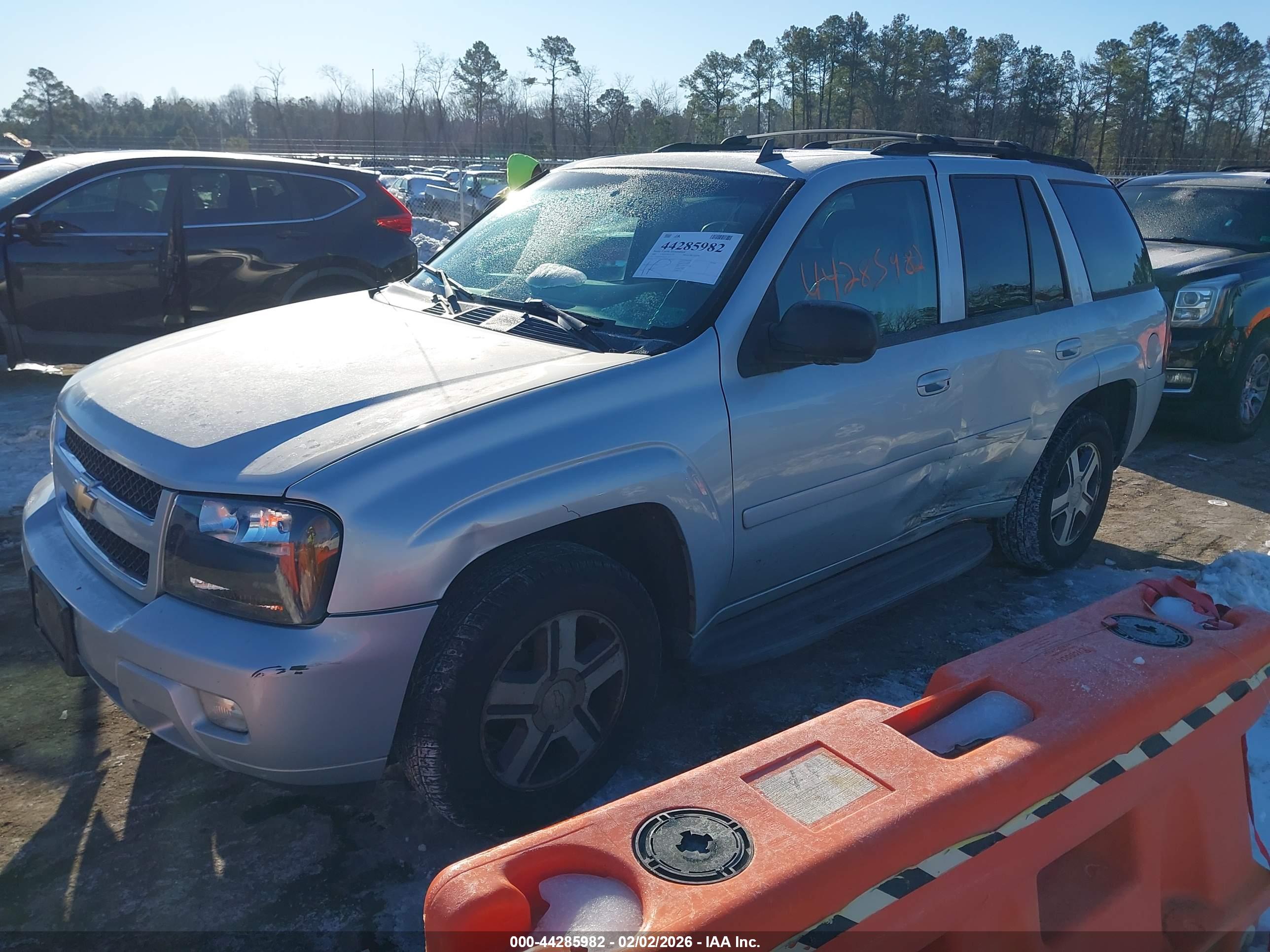 CHEVROLET TRAILBLAZER image 2