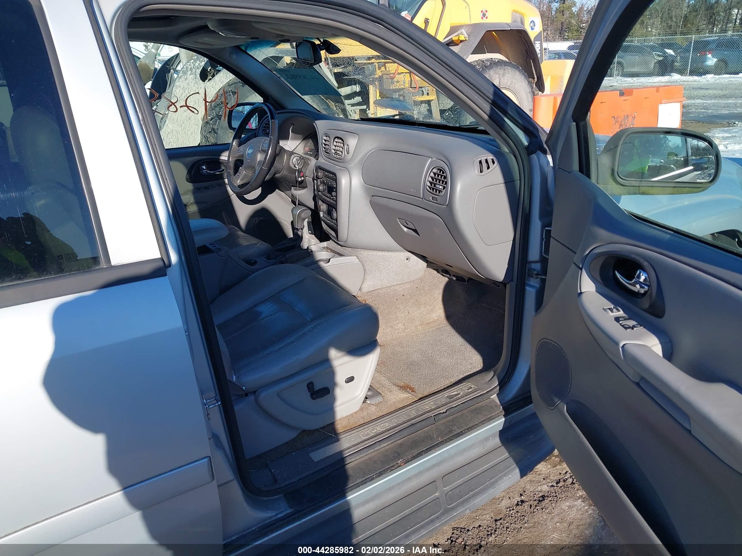 CHEVROLET TRAILBLAZER image 5