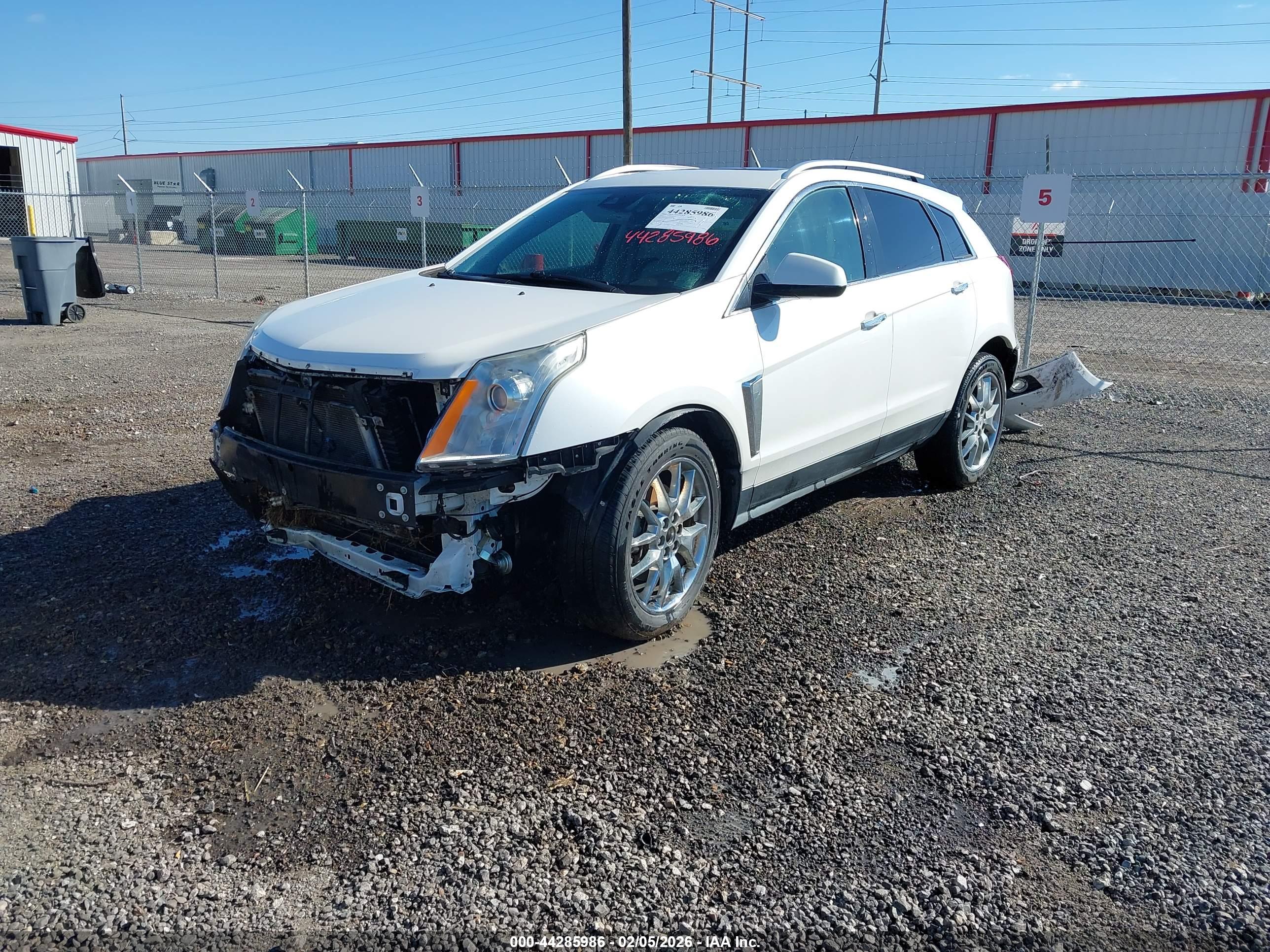 CADILLAC SRX image 2