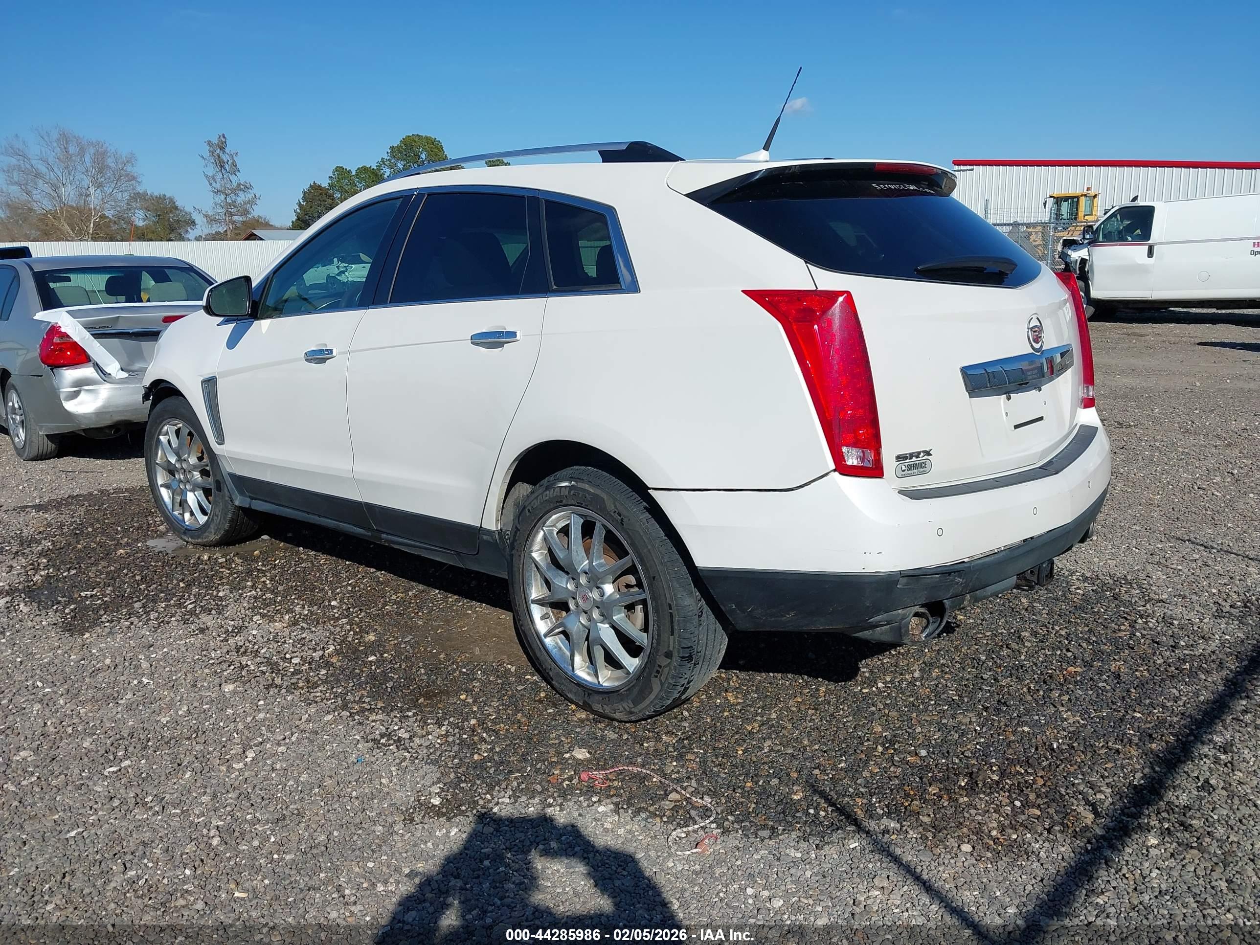 CADILLAC SRX image 3