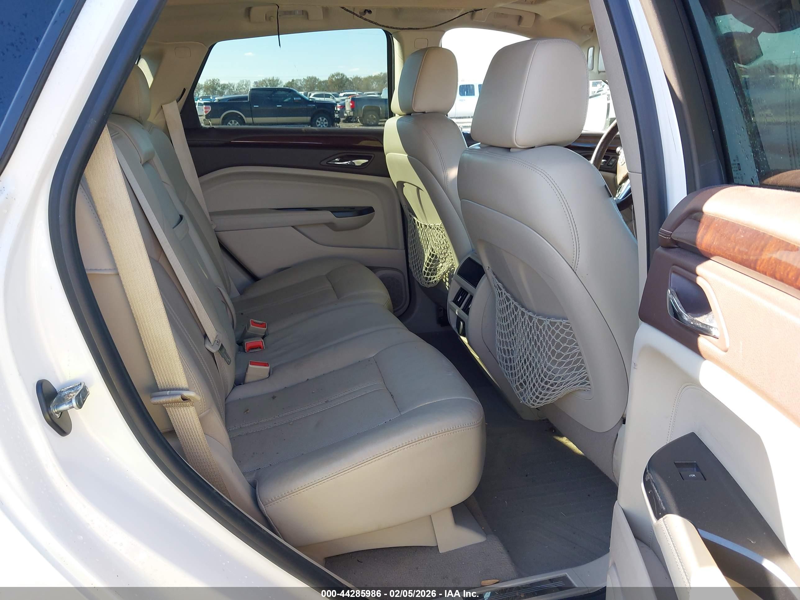 CADILLAC SRX image 8