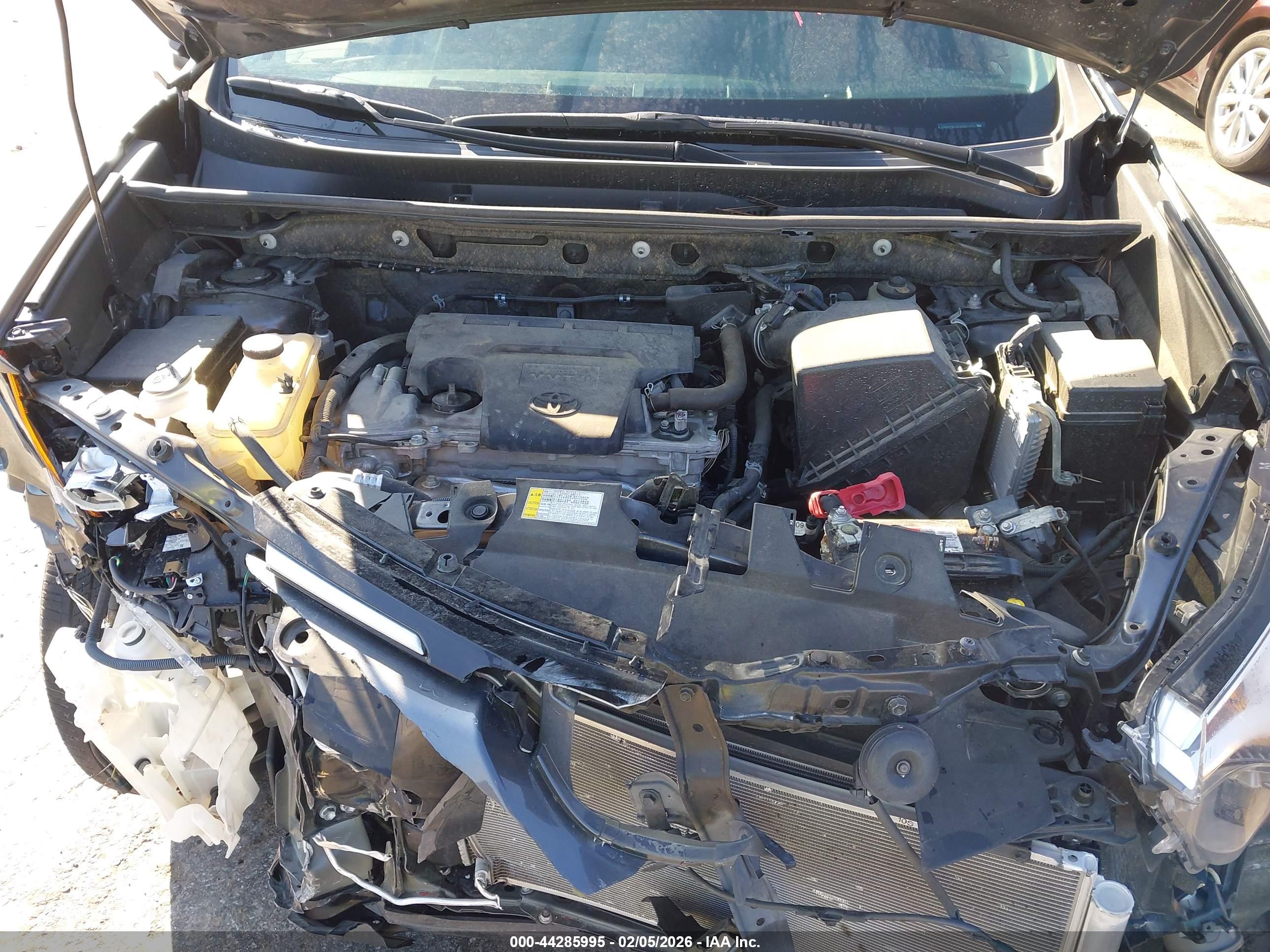 TOYOTA RAV4 image 10