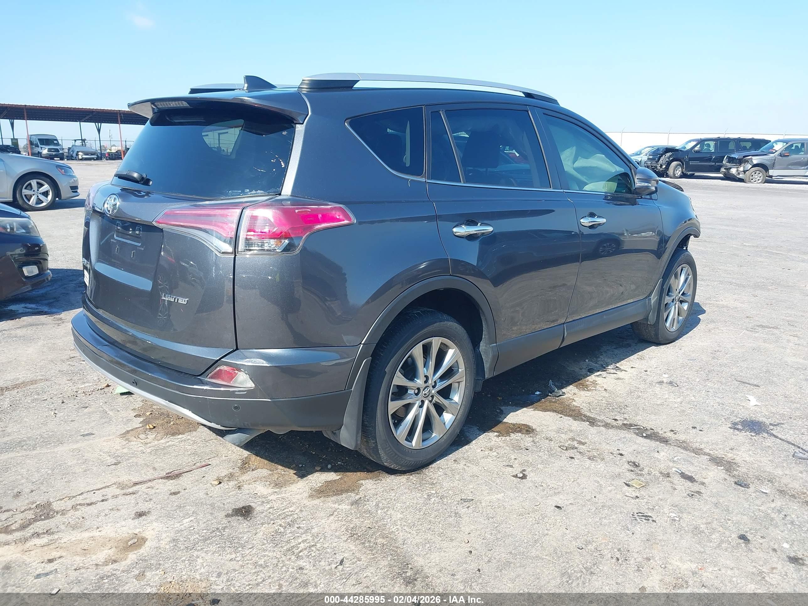 TOYOTA RAV4 image 4