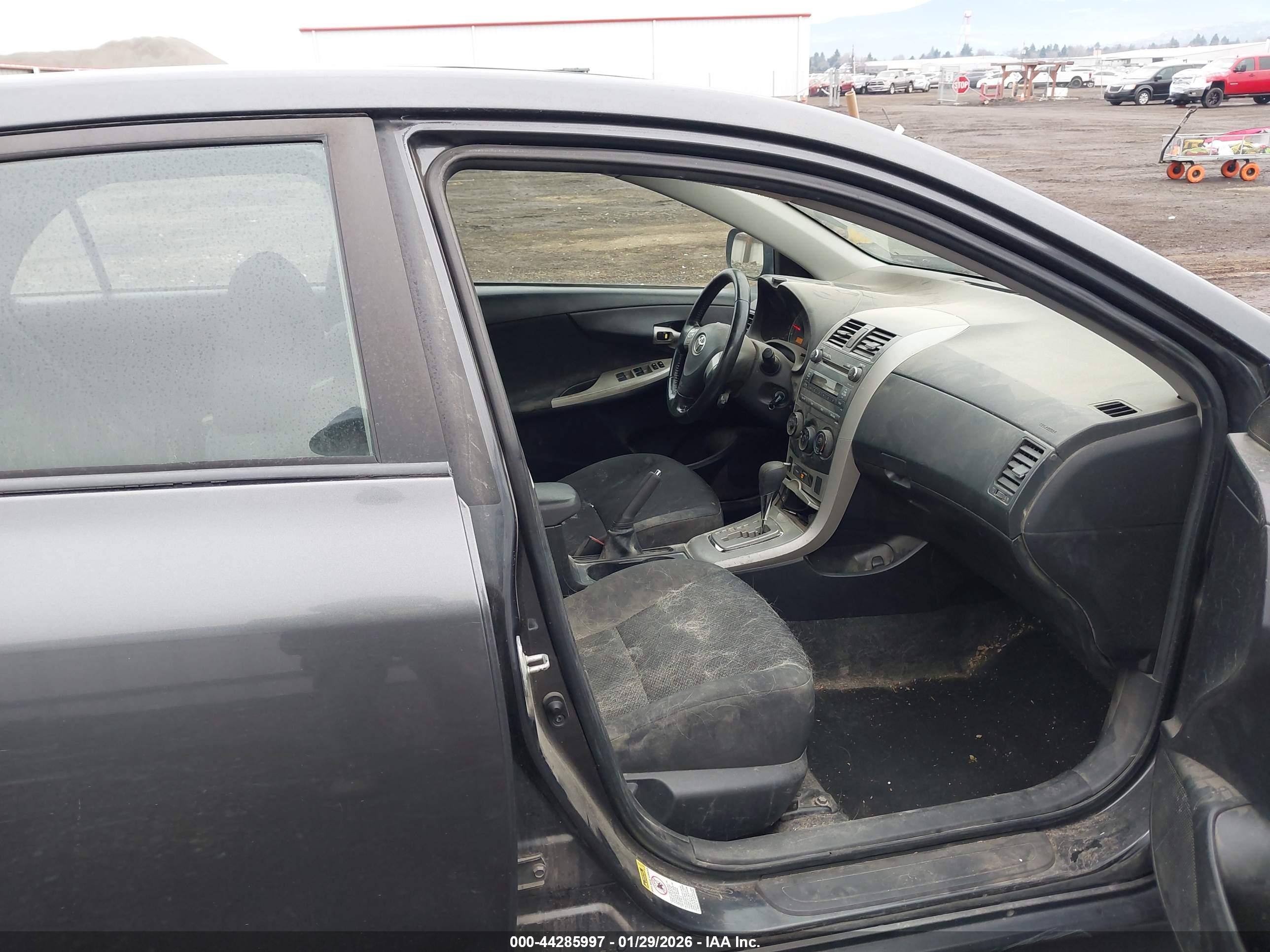 TOYOTA COROLLA image 5