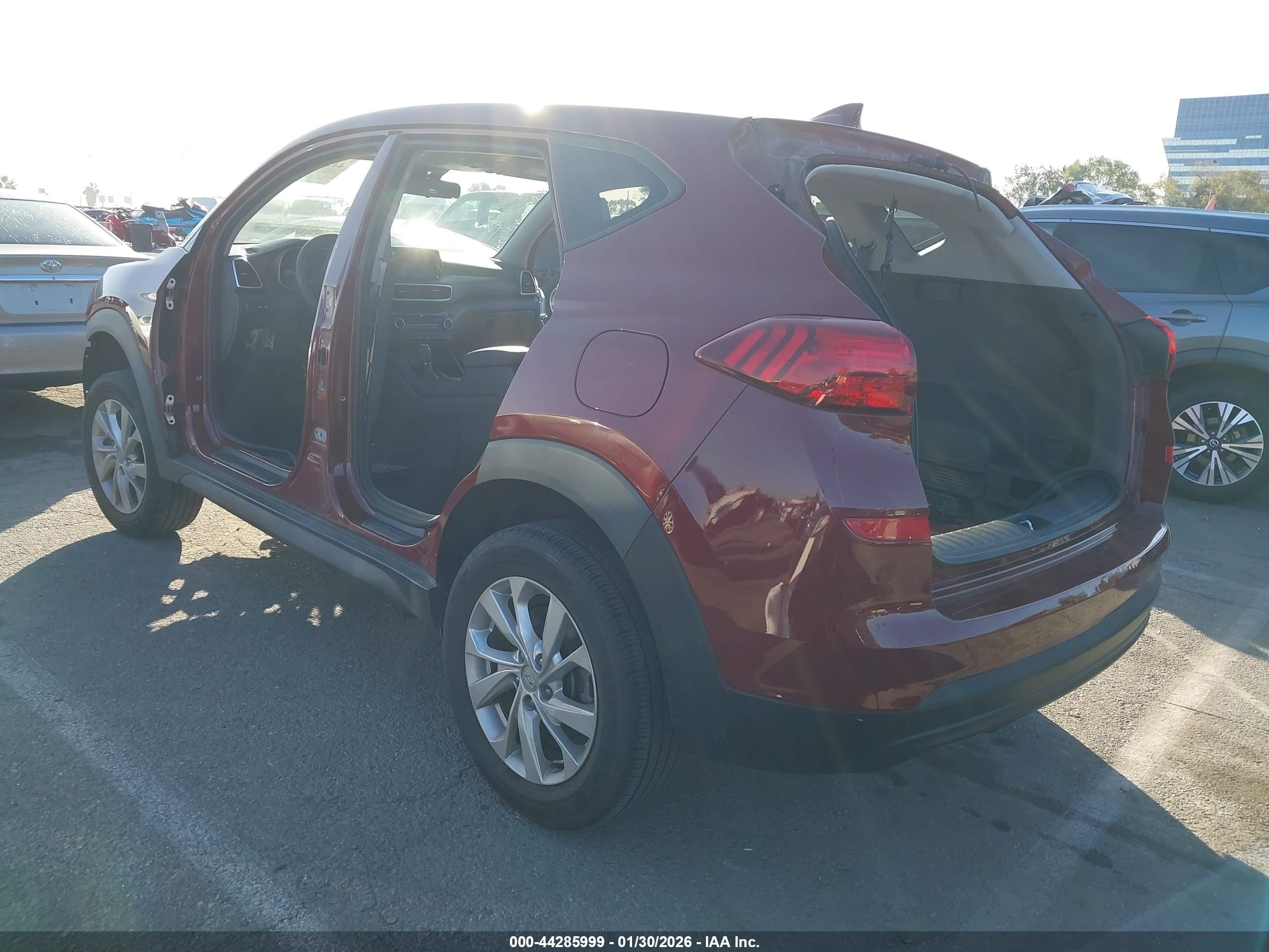 HYUNDAI TUCSON image 3