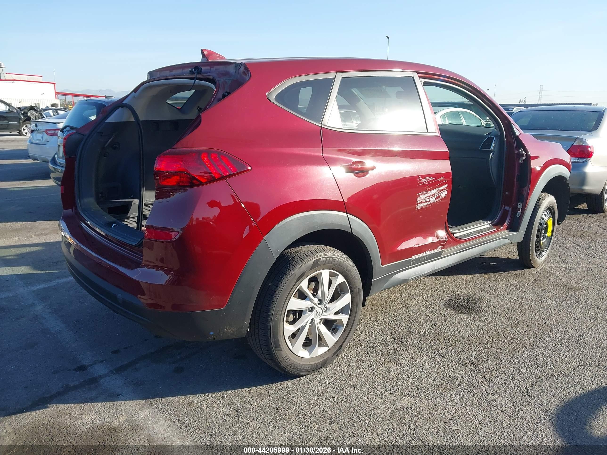 HYUNDAI TUCSON image 4