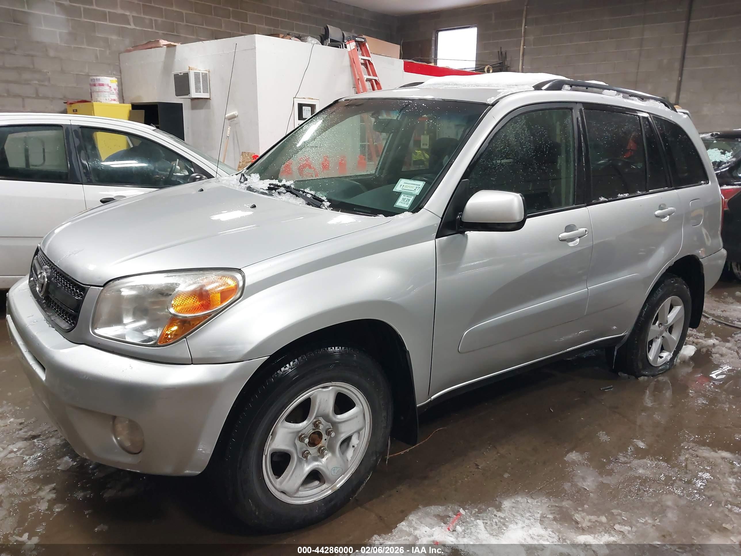 TOYOTA RAV4 image 6