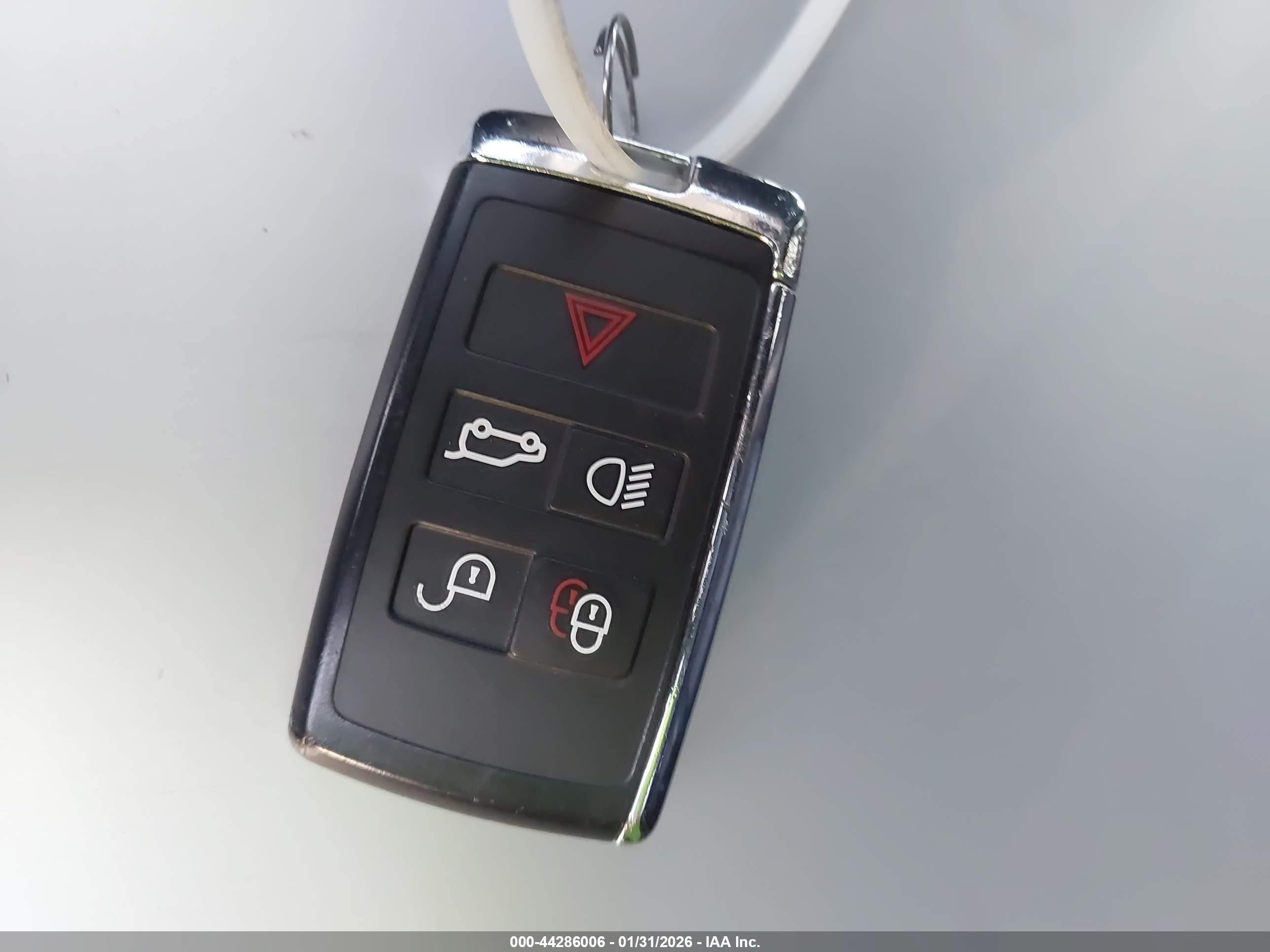 LAND ROVER image 11