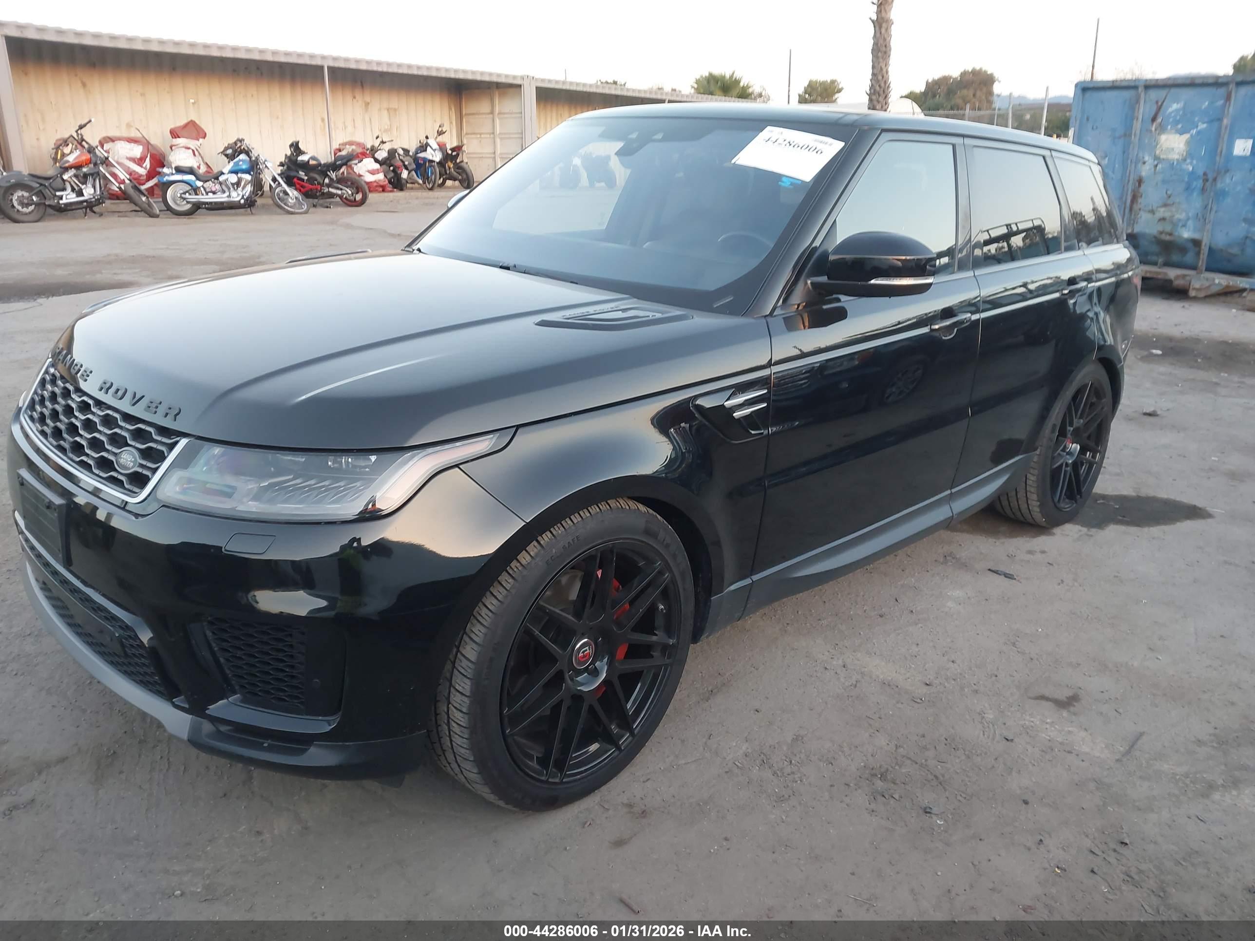 LAND ROVER image 2
