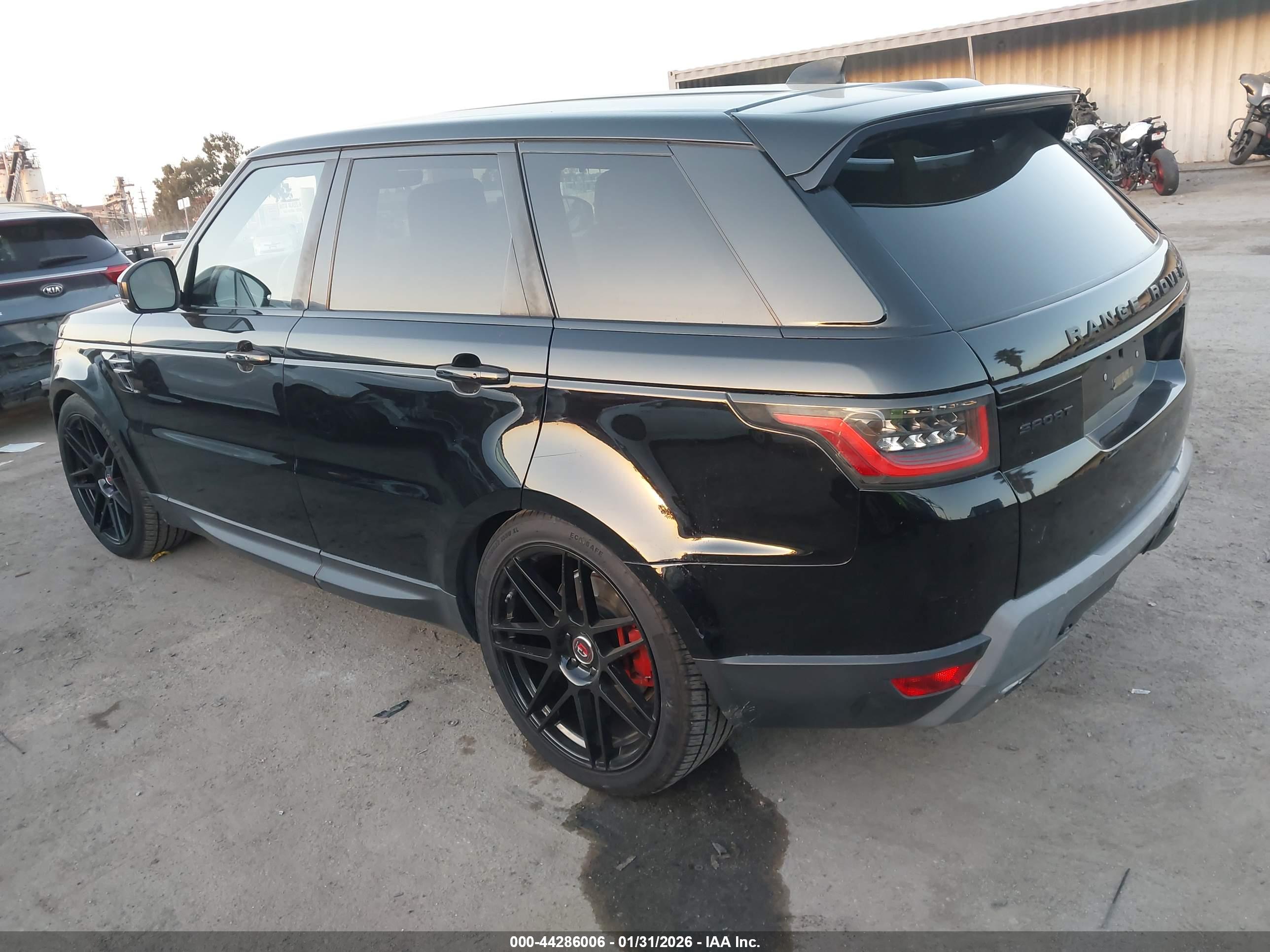 LAND ROVER image 3