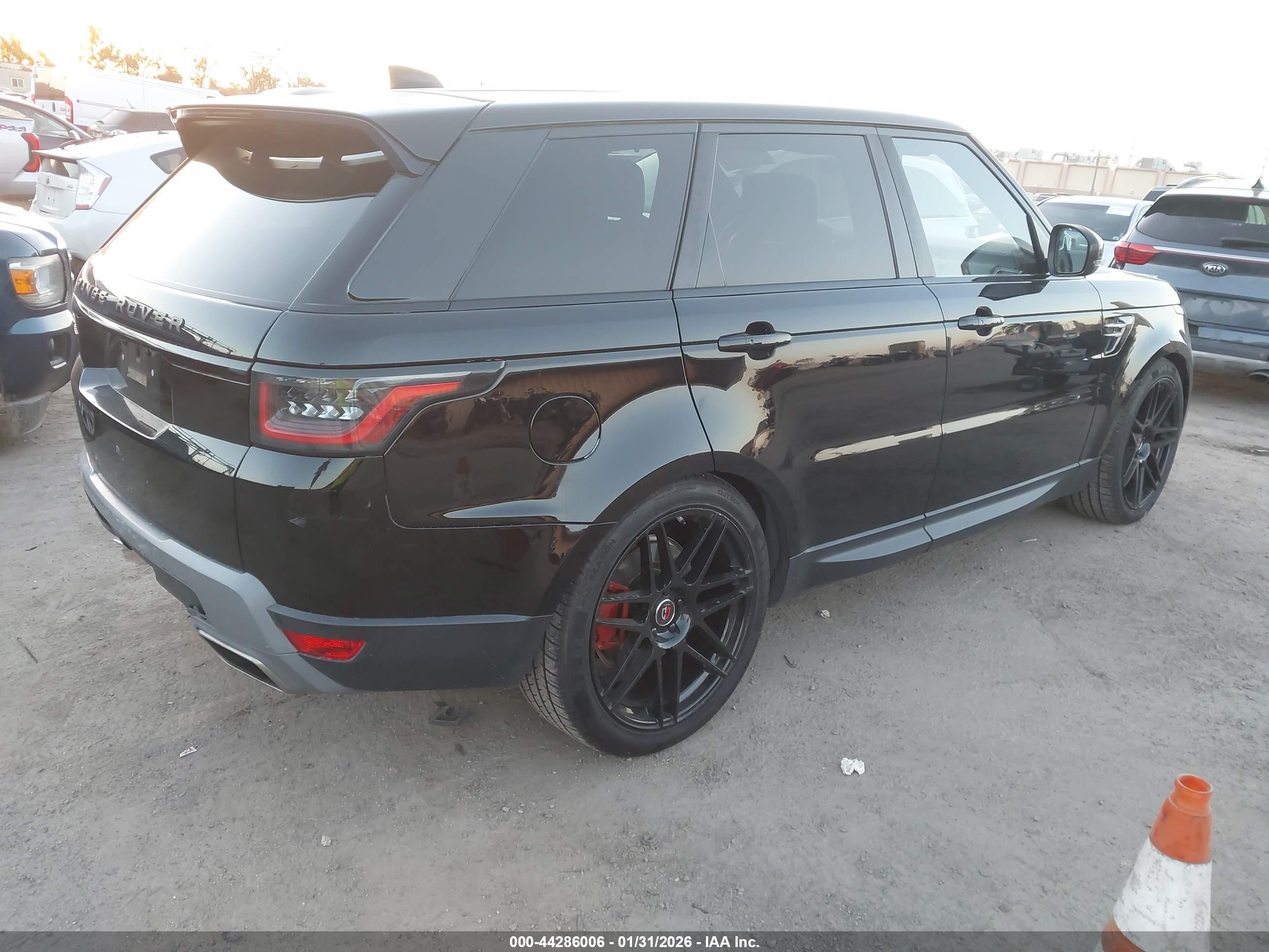 LAND ROVER image 4