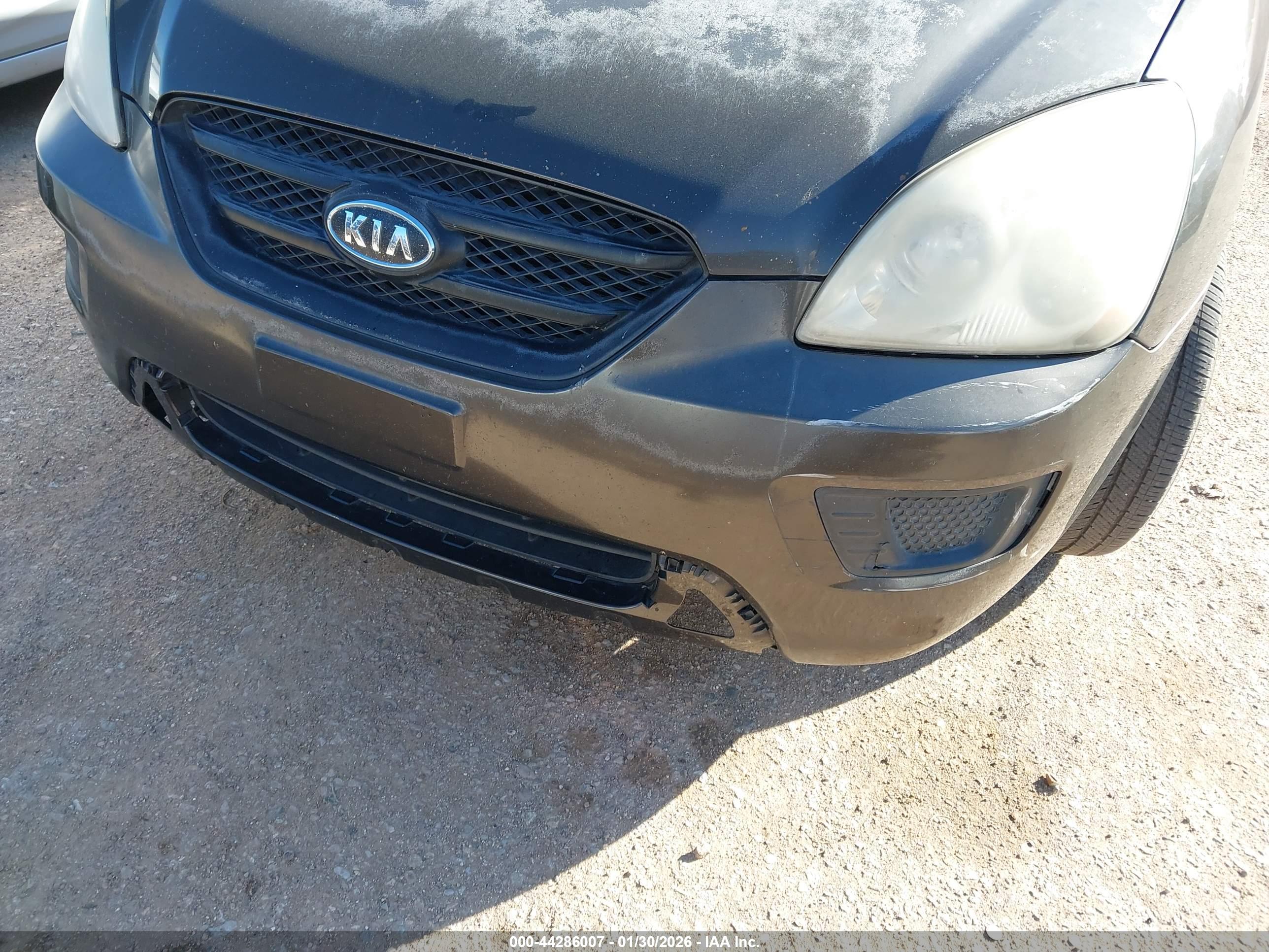 KIA RONDO image 6