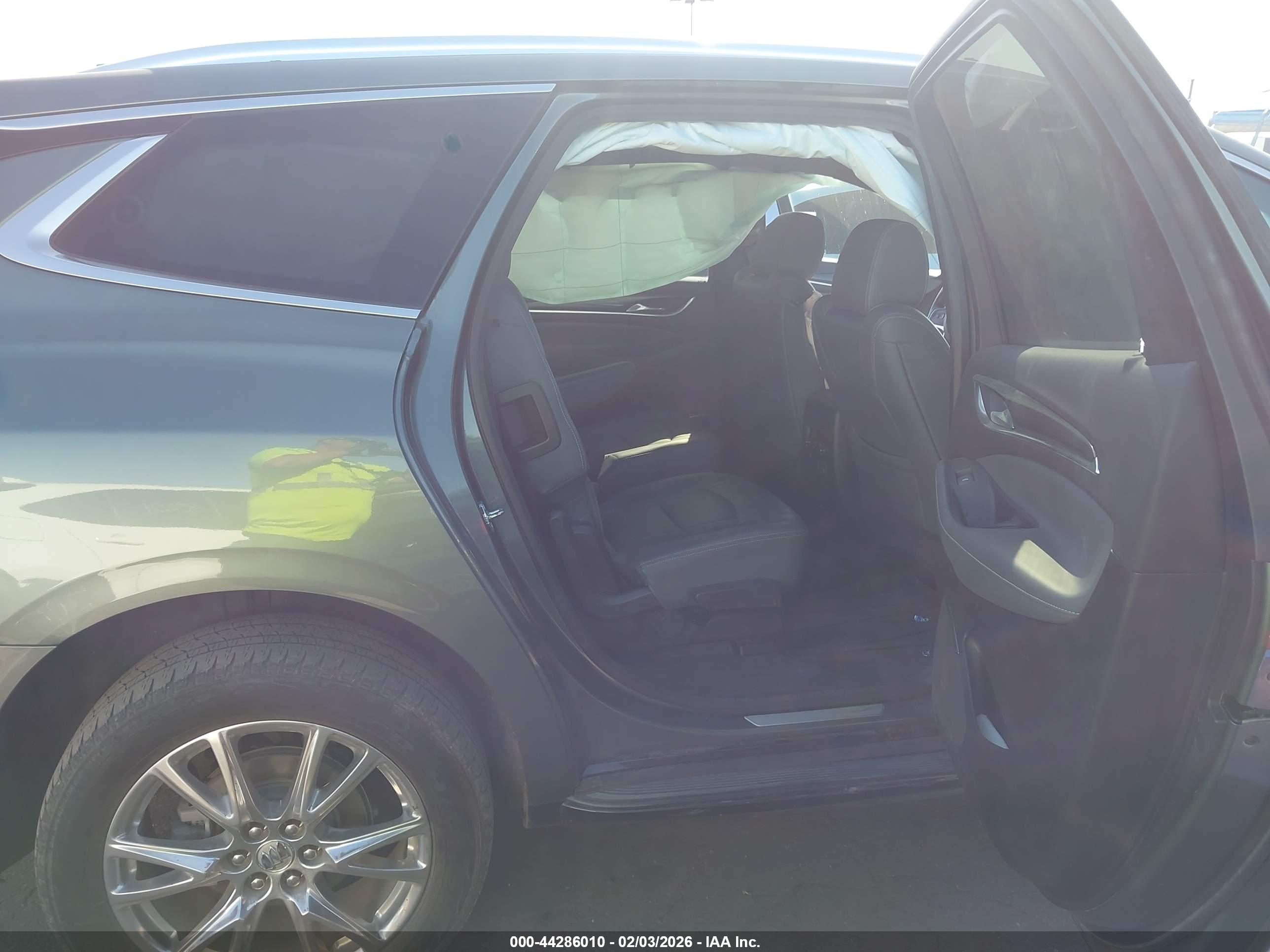 BUICK ENCLAVE image 8