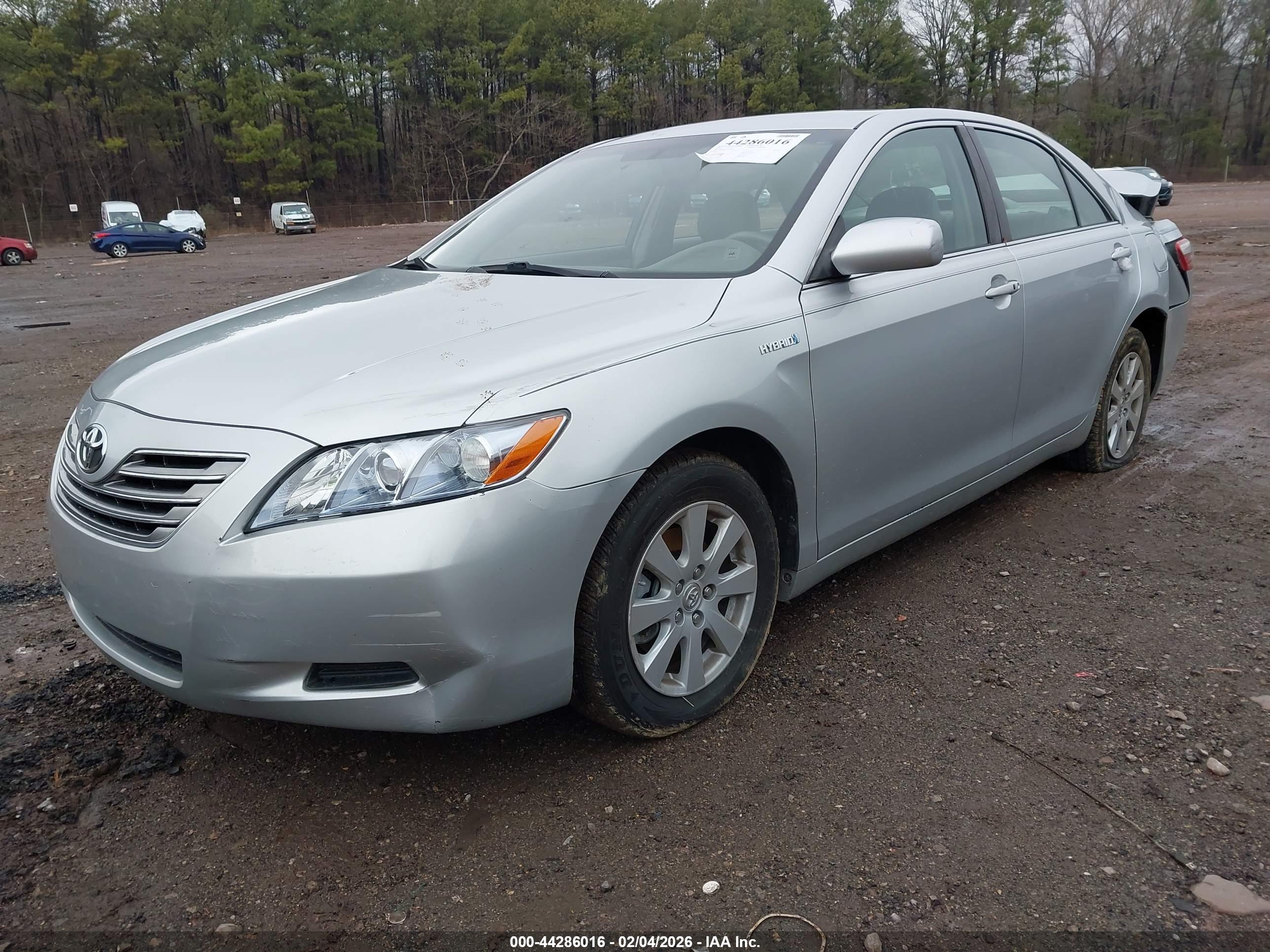 TOYOTA CAMRY image 2