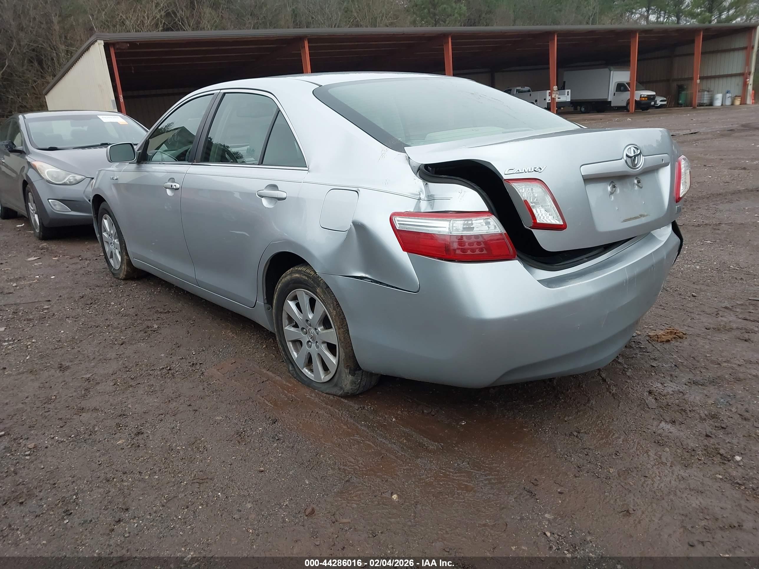 TOYOTA CAMRY image 3