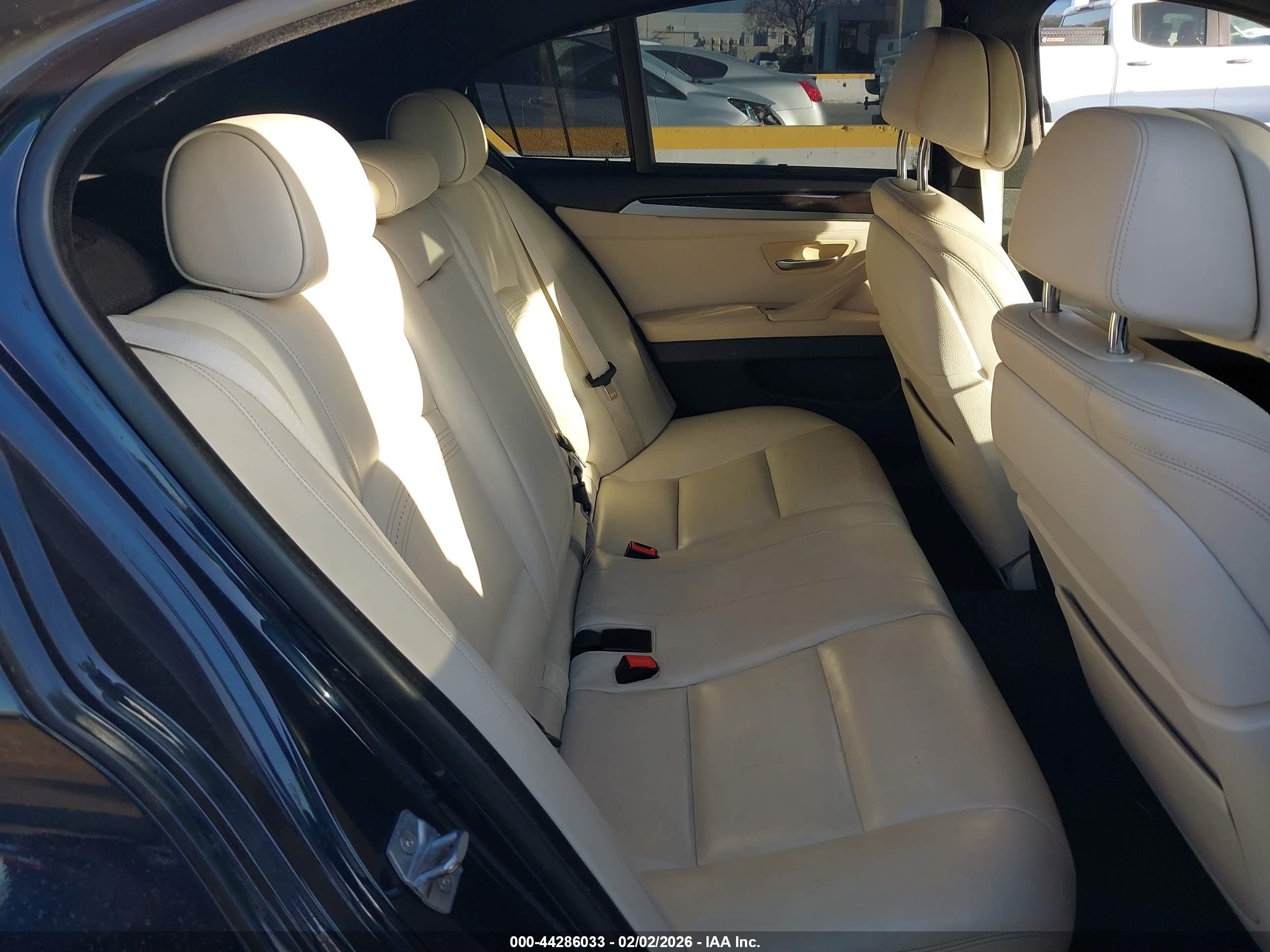 BMW 535I image 8