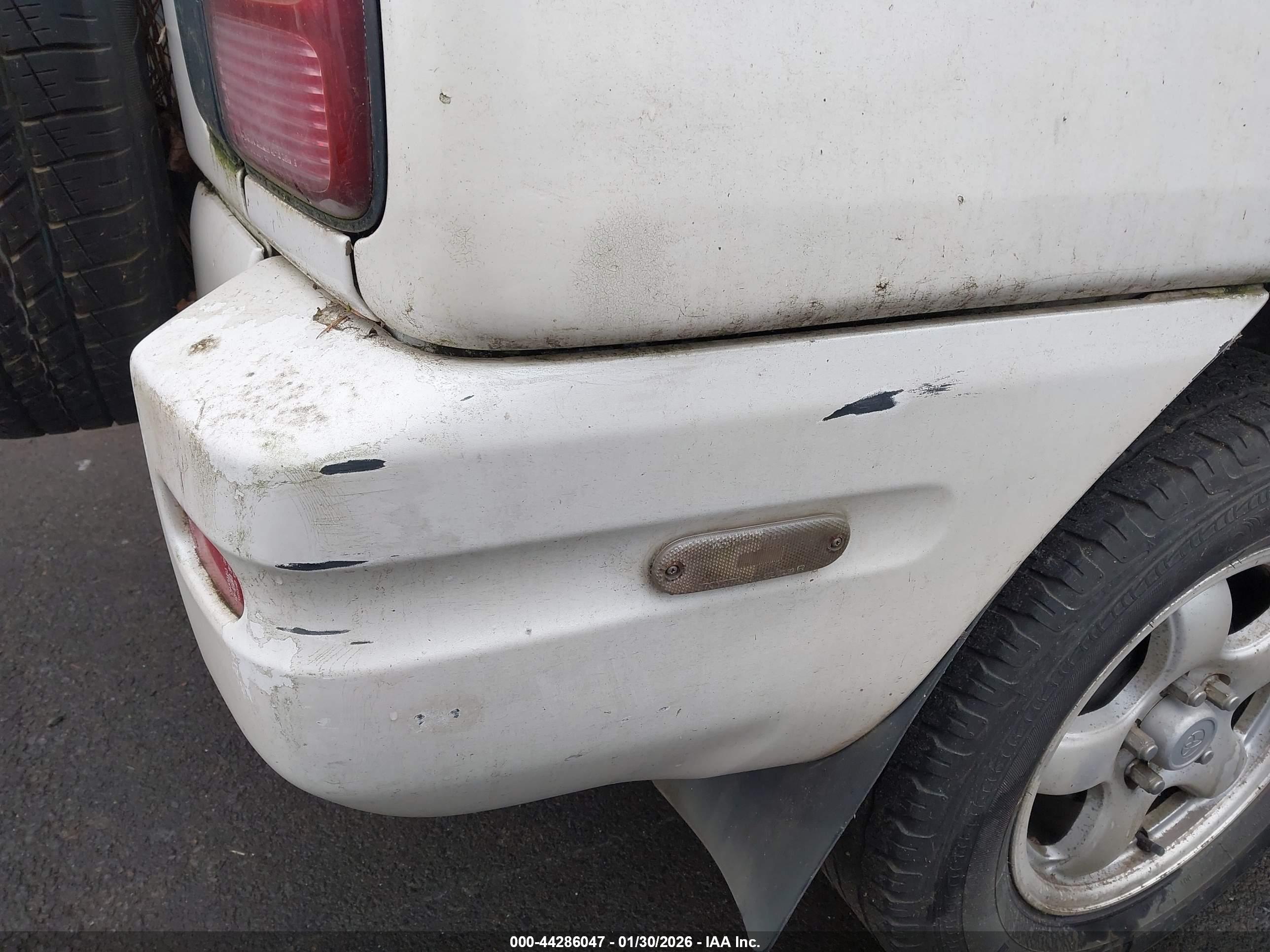 TOYOTA RAV4 image 6
