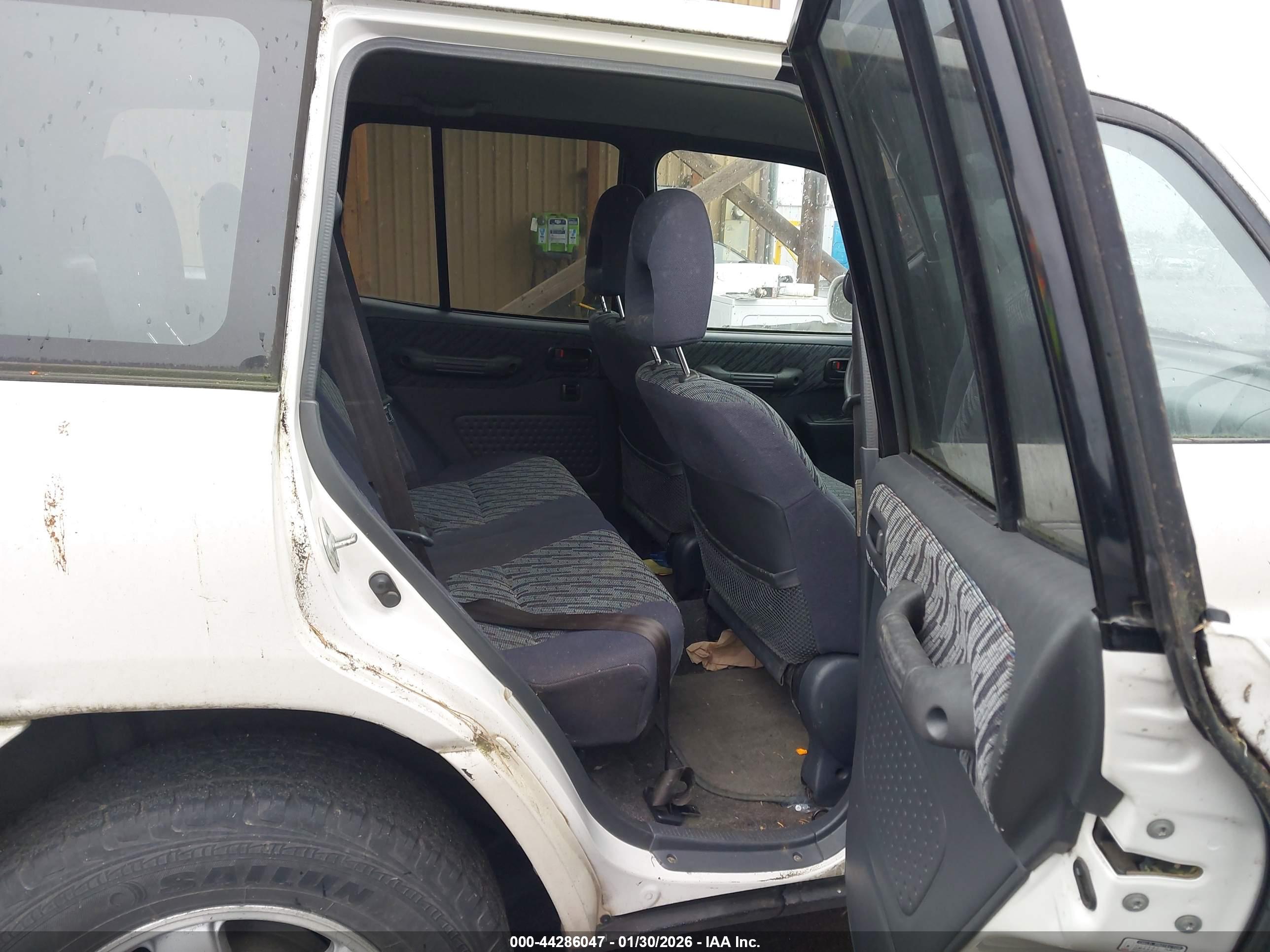 TOYOTA RAV4 image 8