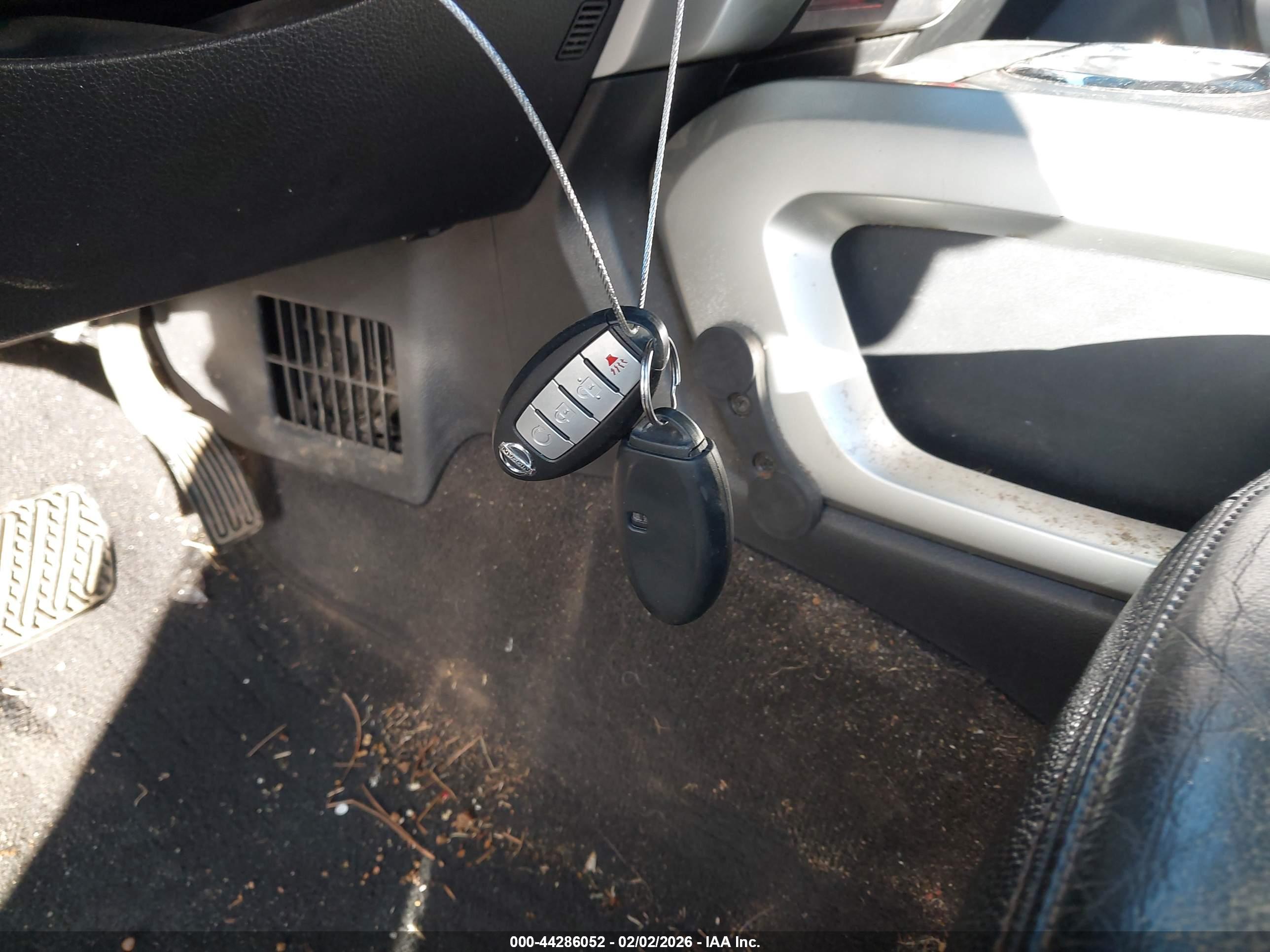 NISSAN TITAN image 11