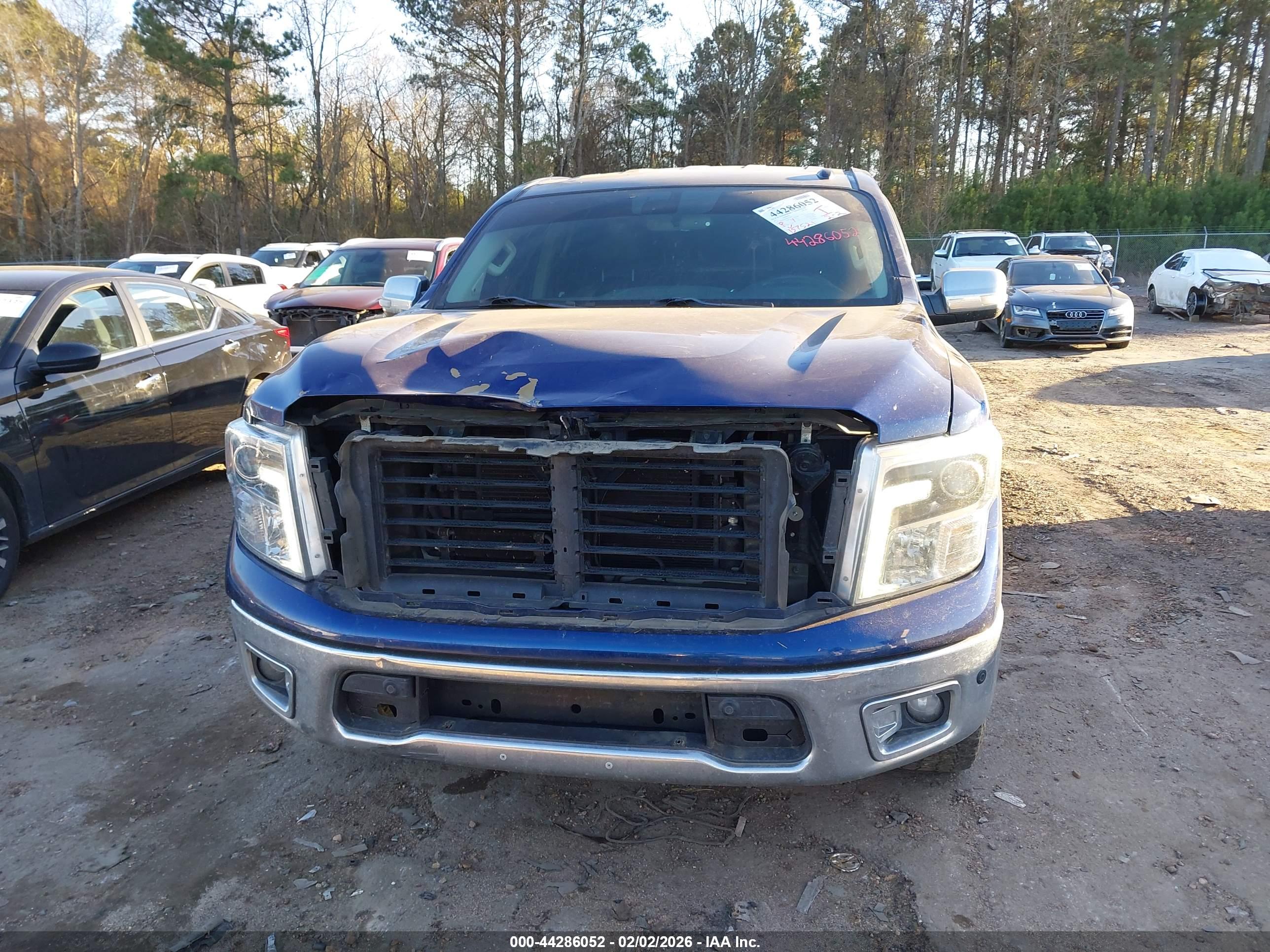 NISSAN TITAN image 6