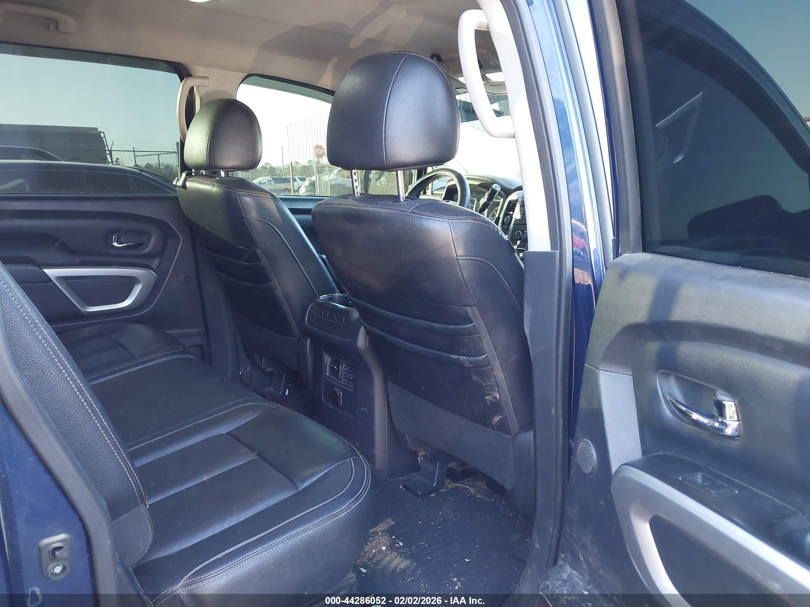NISSAN TITAN image 8