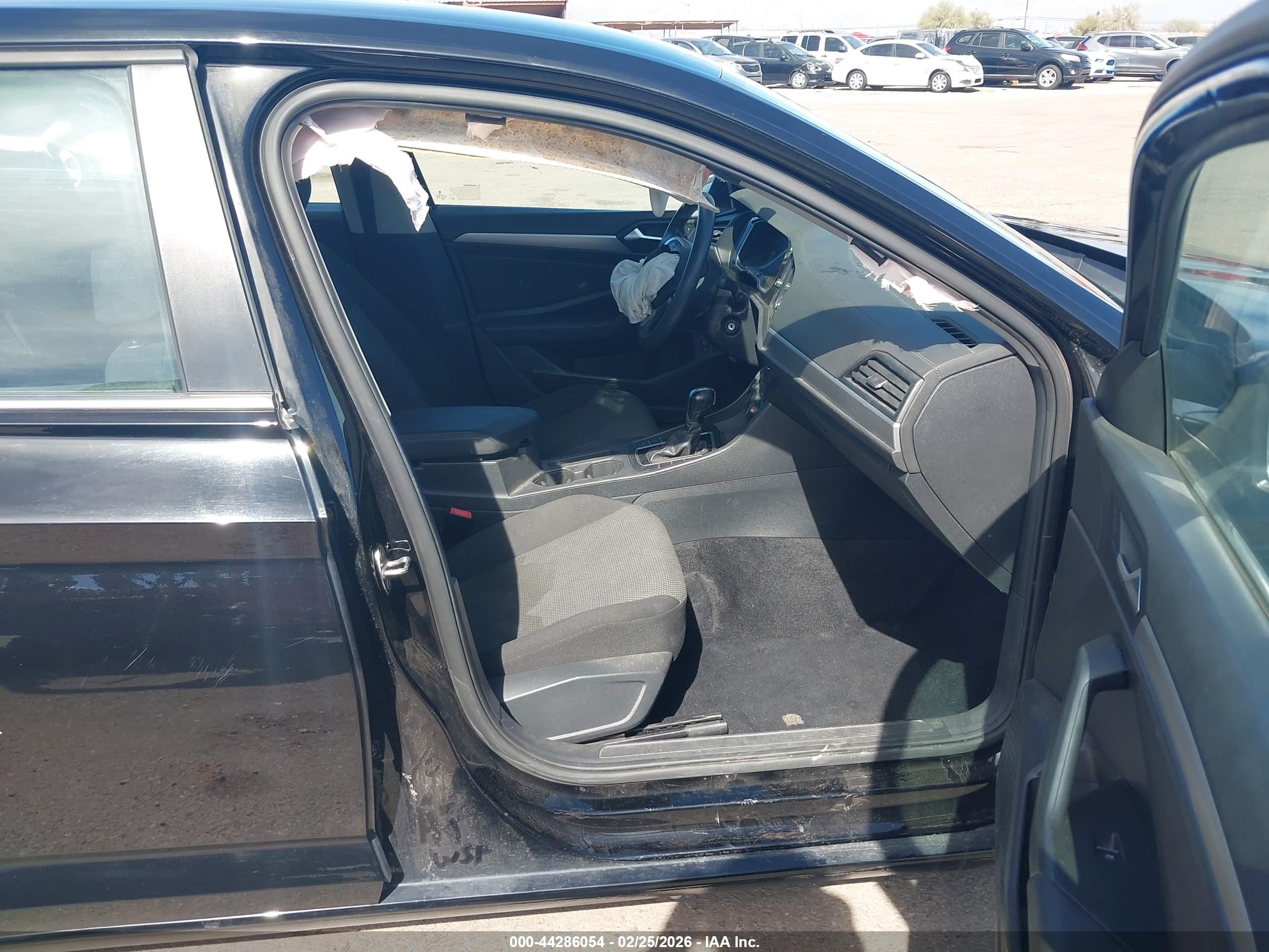 VOLKSWAGEN JETTA image 5
