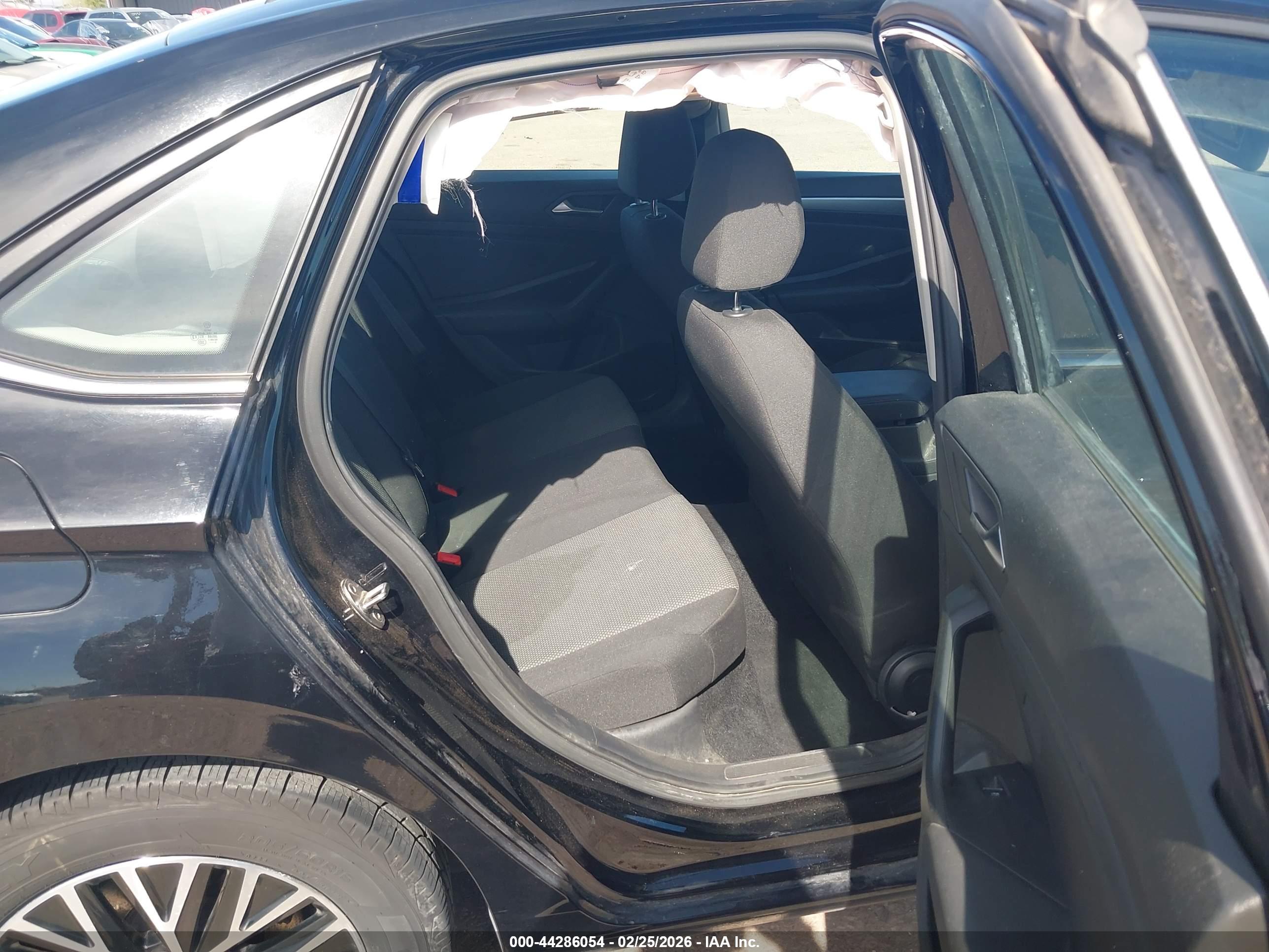 VOLKSWAGEN JETTA image 8