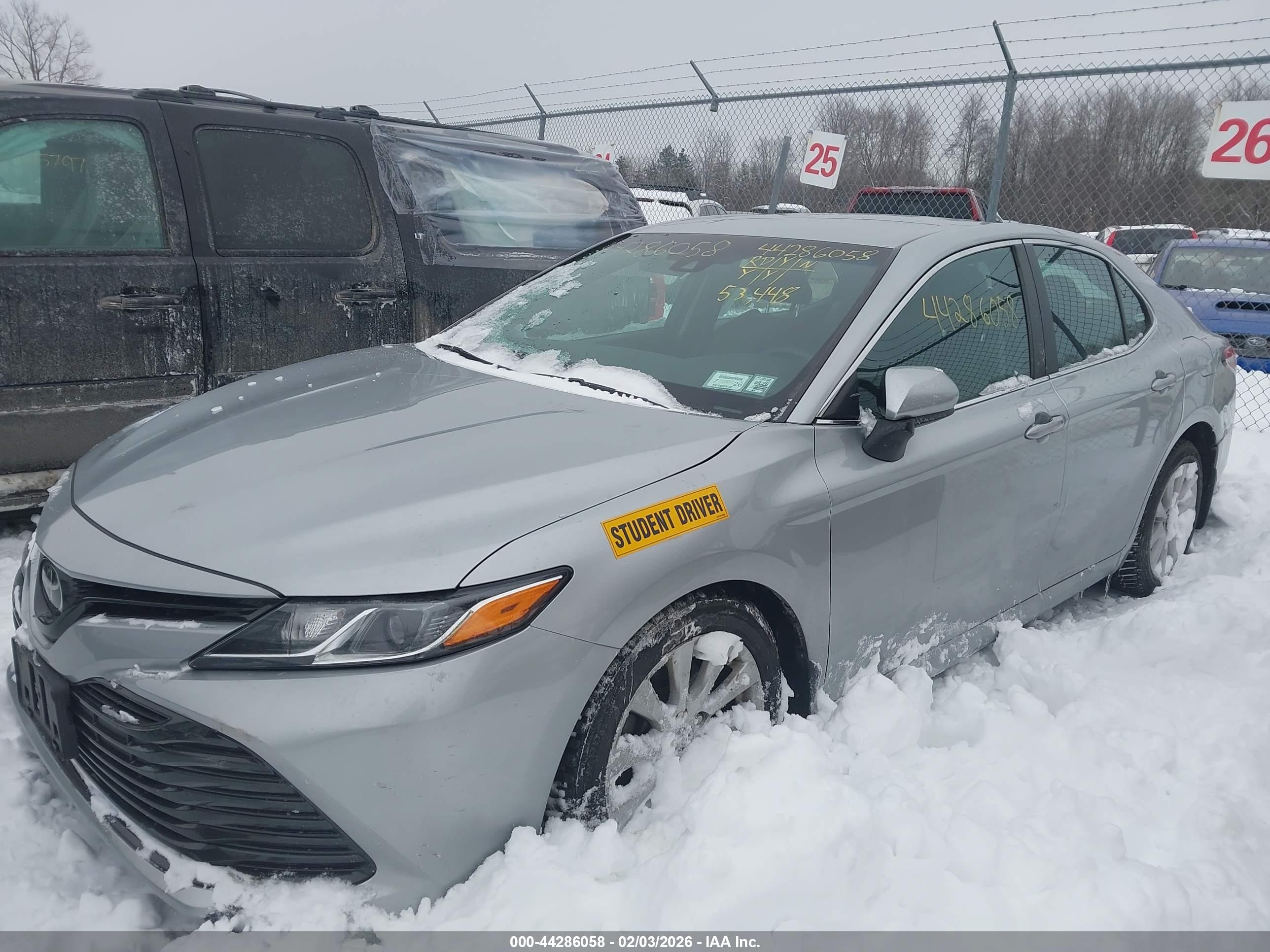 TOYOTA CAMRY image 2