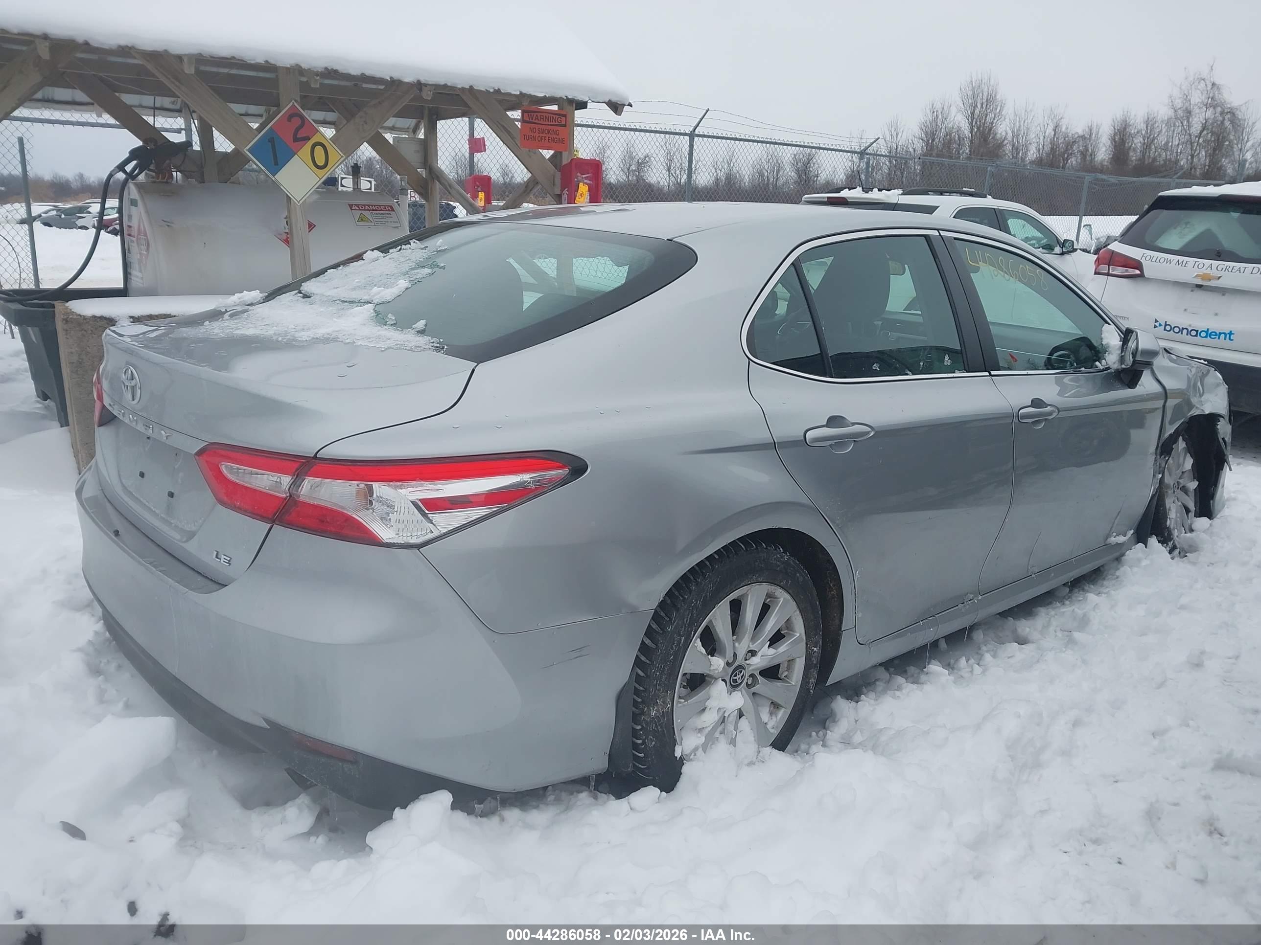 TOYOTA CAMRY image 4