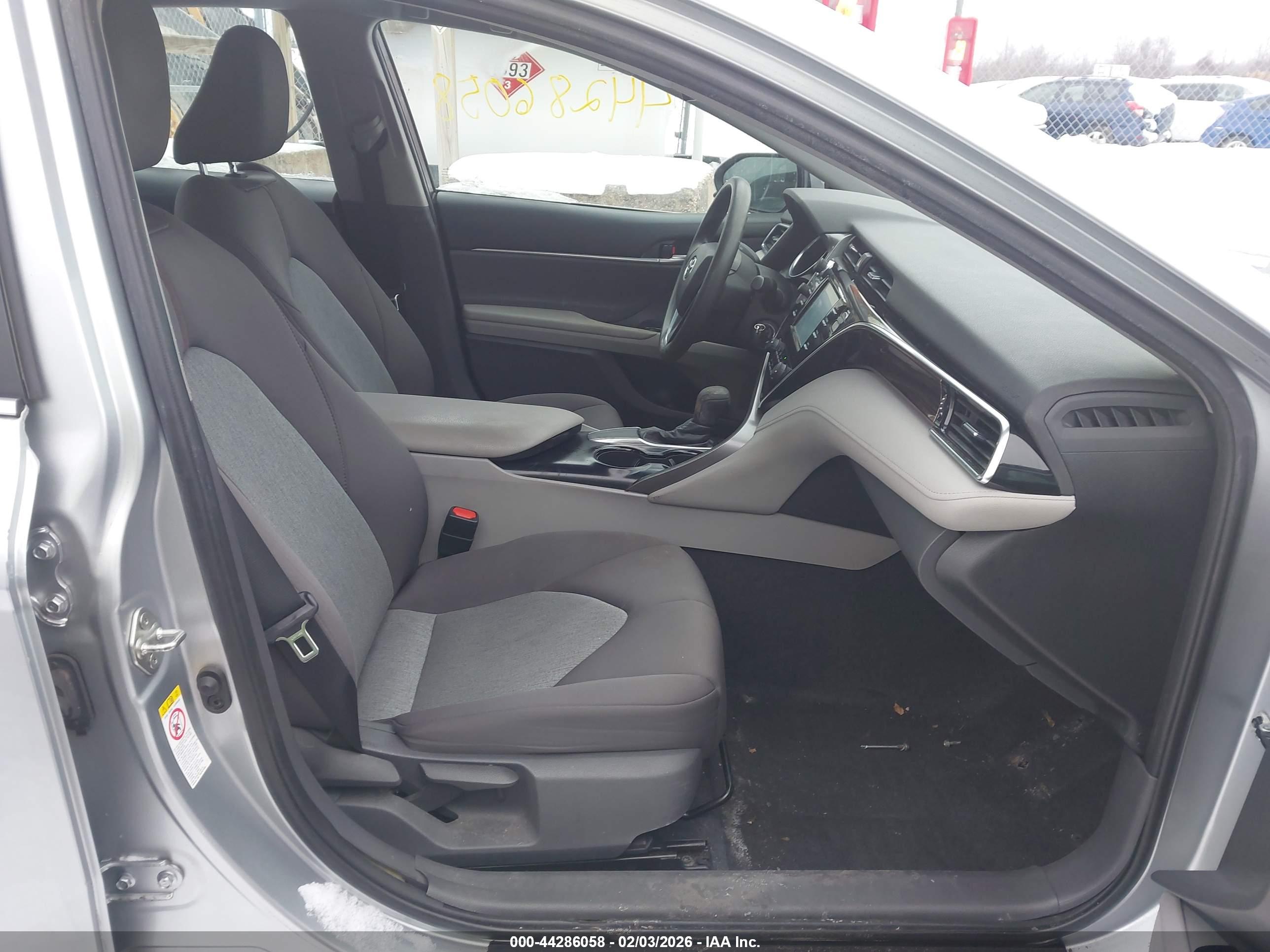 TOYOTA CAMRY image 5