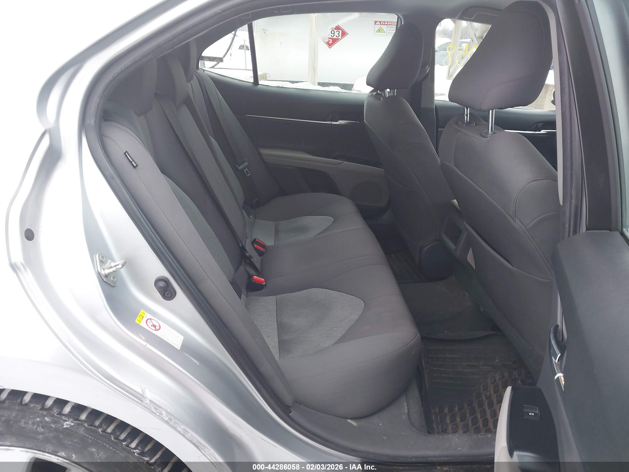 TOYOTA CAMRY image 8