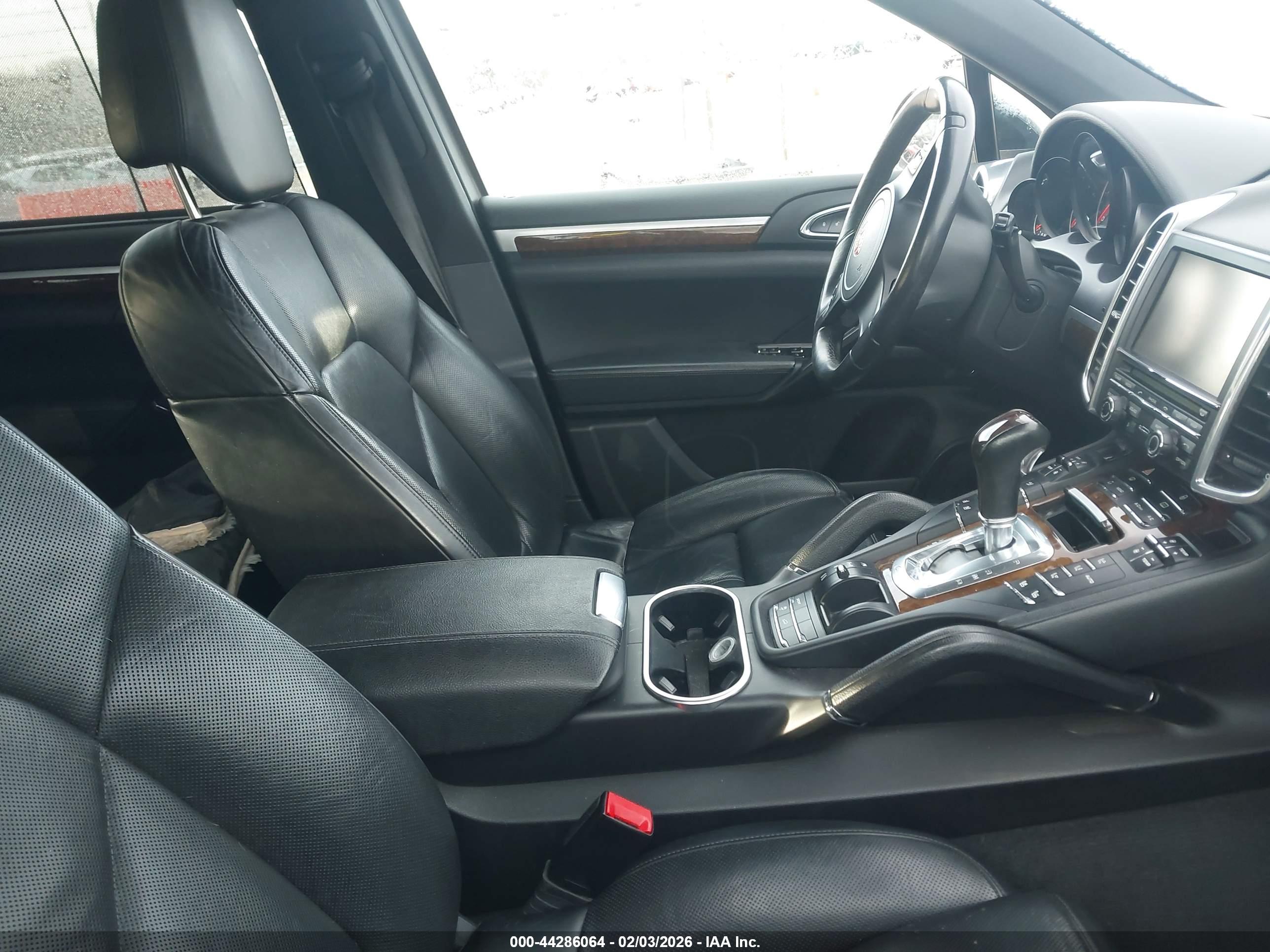 PORSCHE CAYENNE image 5
