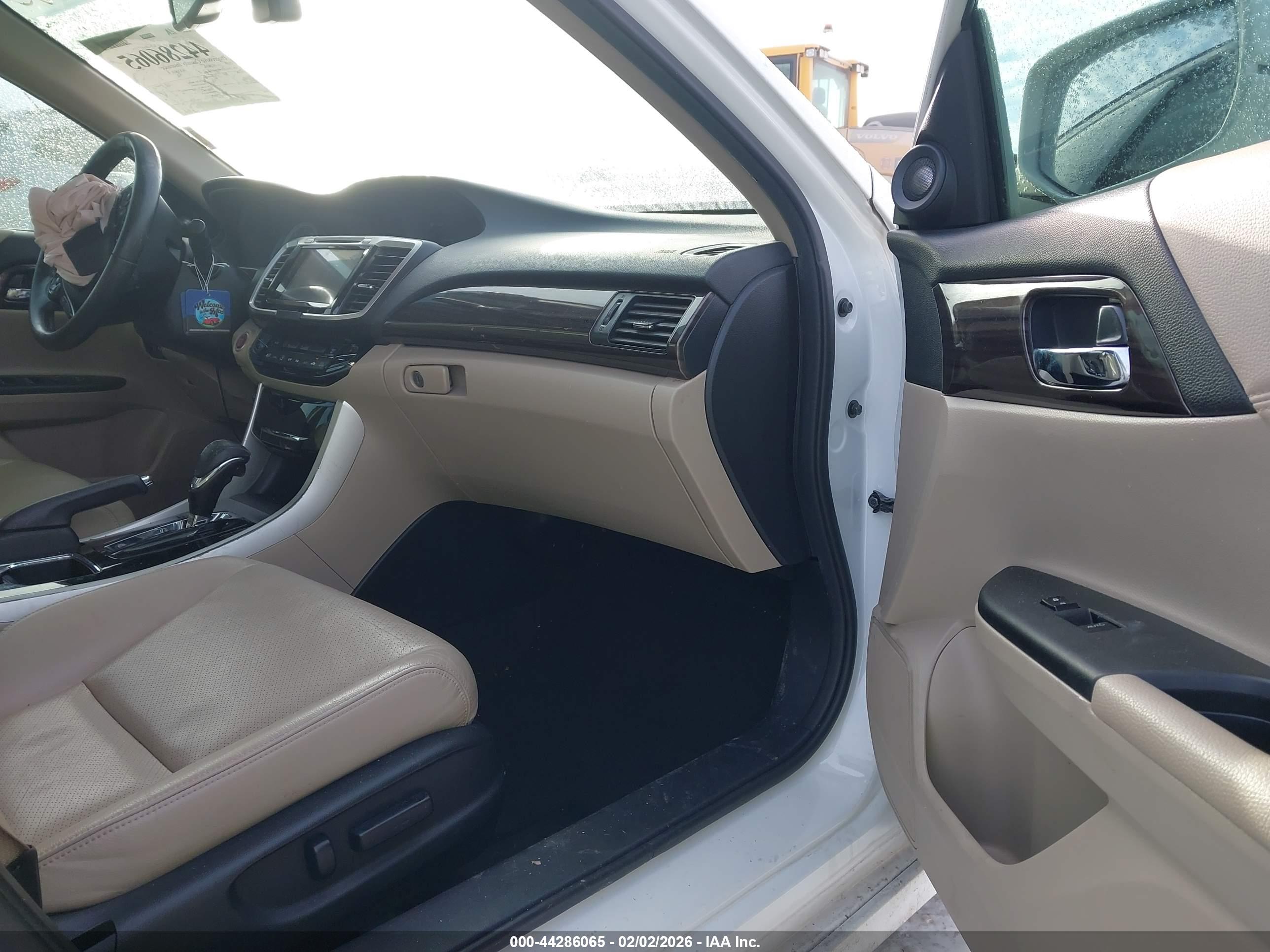 HONDA ACCORD image 5
