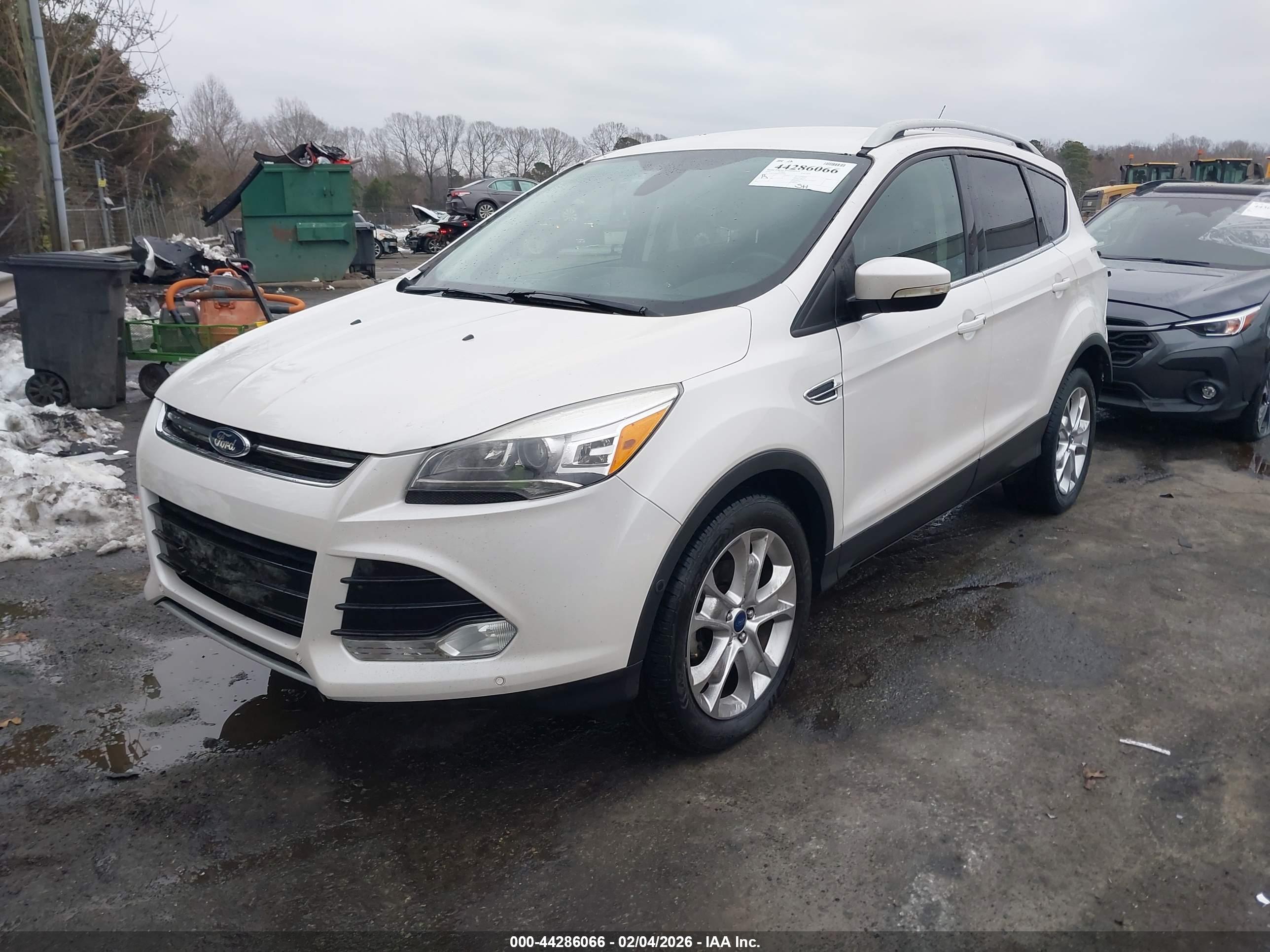 FORD ESCAPE image 2