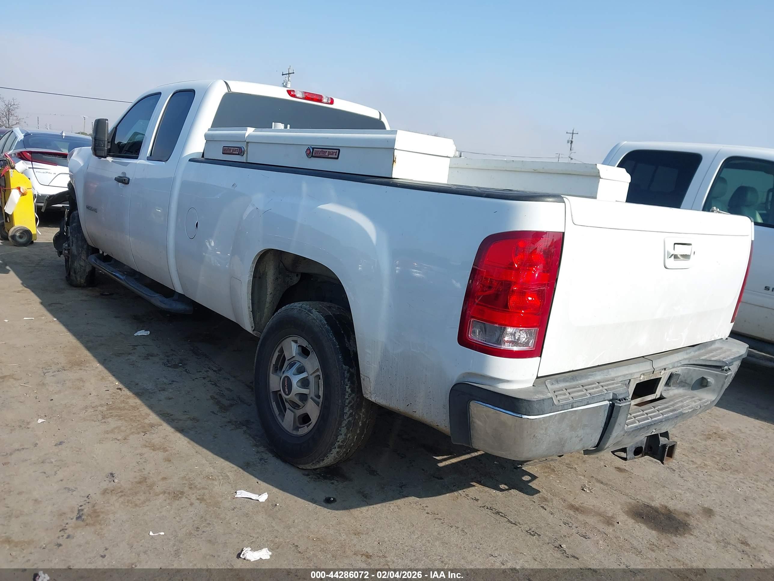GMC SIERRA image 3