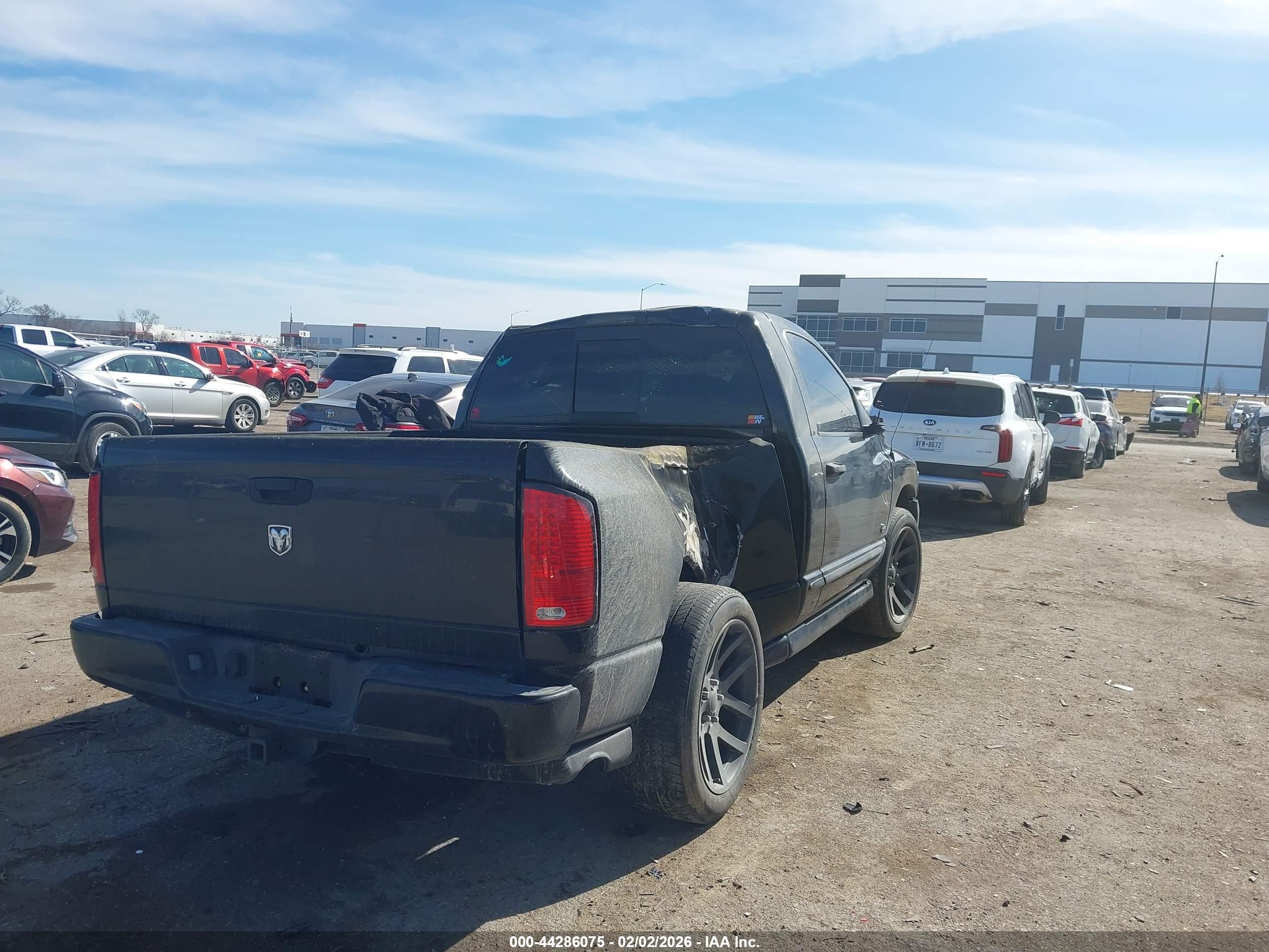 DODGE RAM image 4