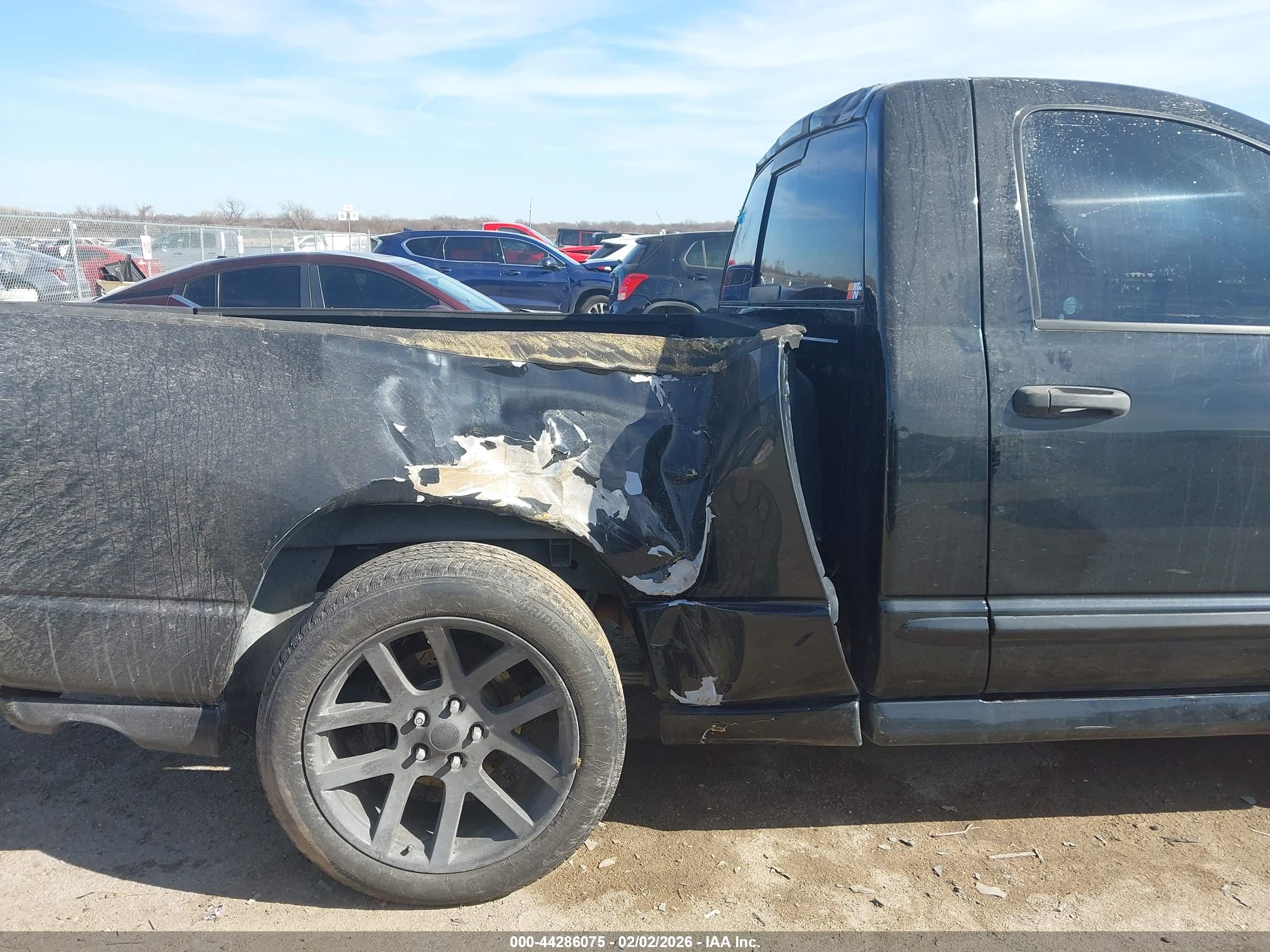 DODGE RAM image 6