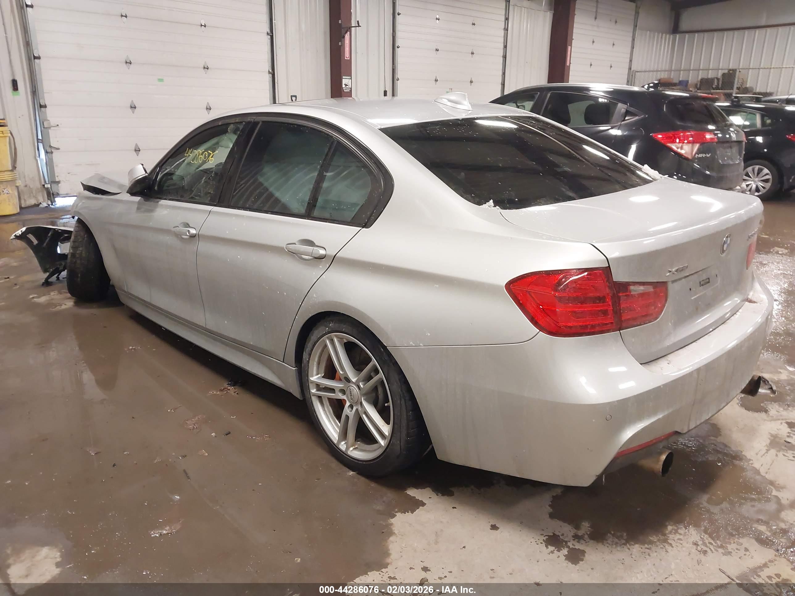 BMW 335I image 3