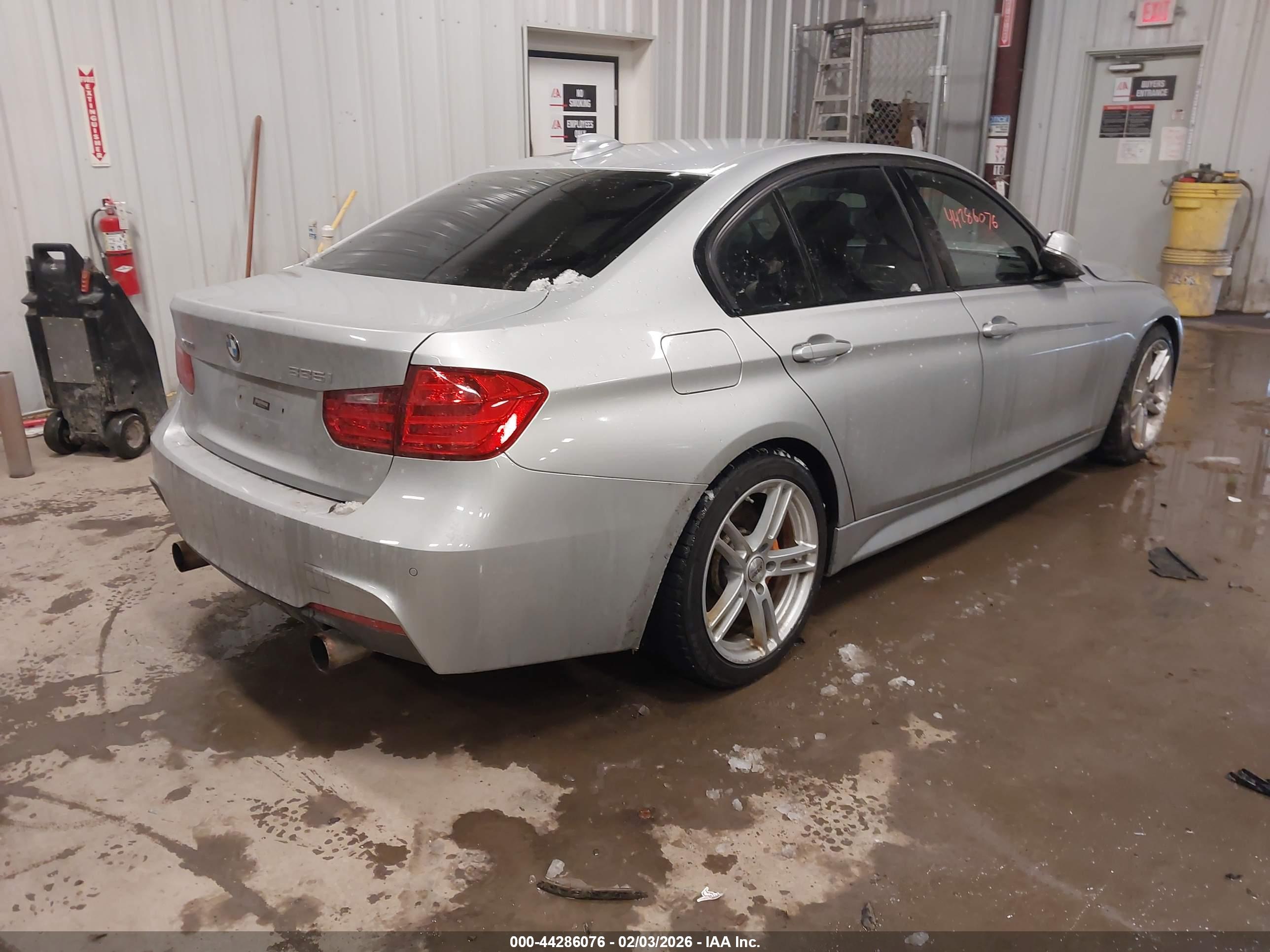BMW 335I image 4