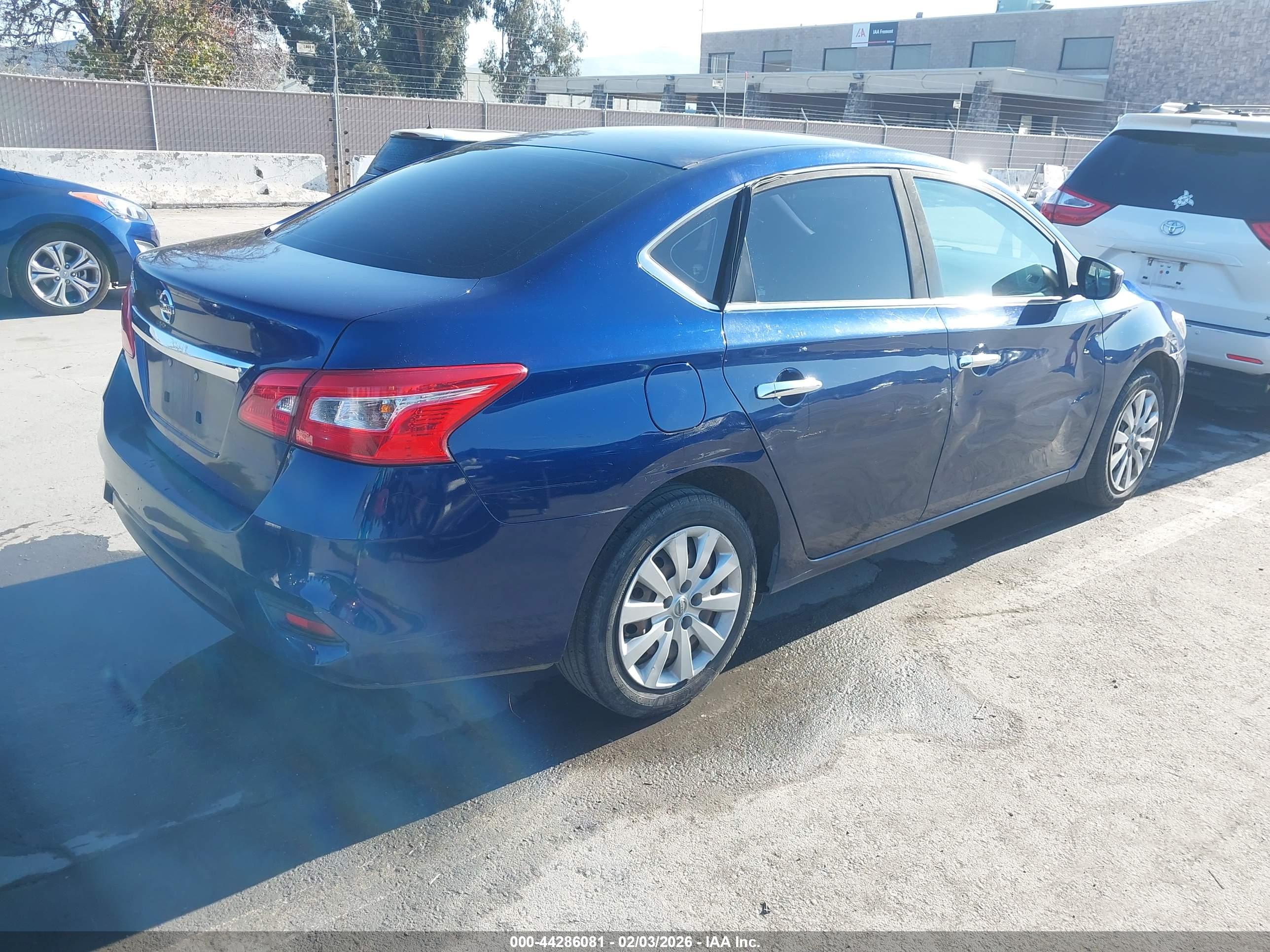 NISSAN SENTRA image 4